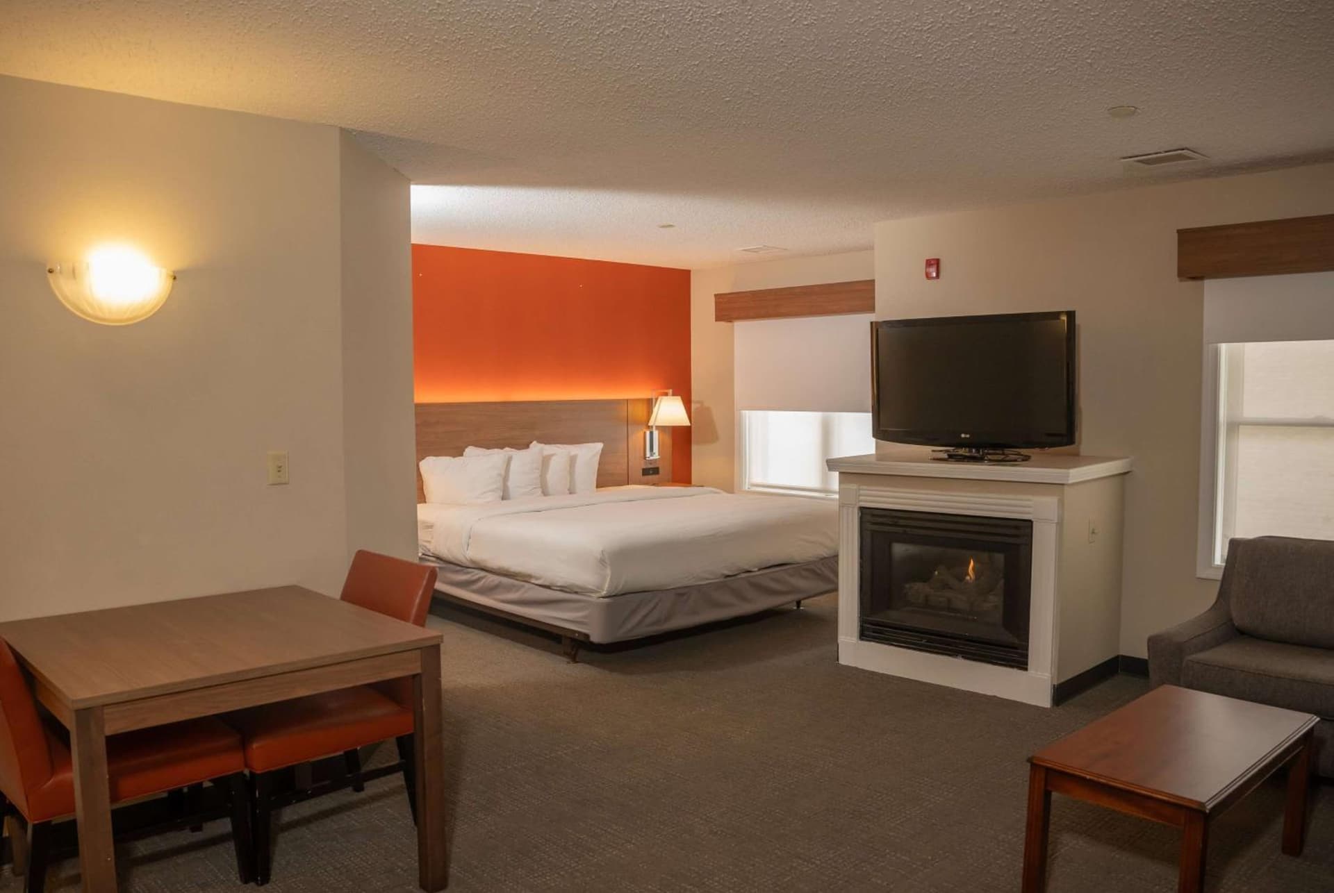 Hawthorn Suites by Wyndham Erie gallery photo in Erie, PA — image 37