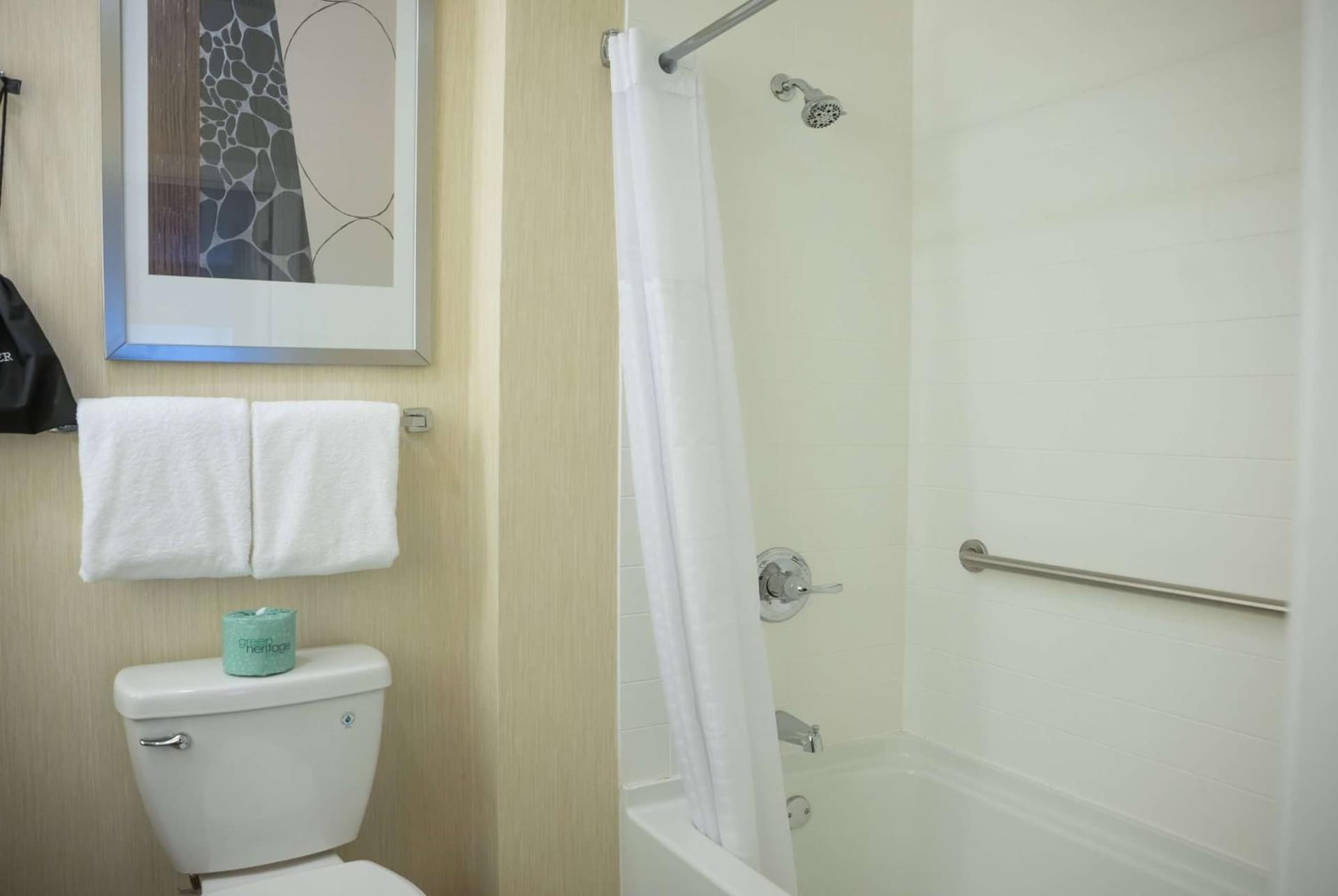 Hawthorn Suites by Wyndham Erie gallery photo in Erie, PA — image 15