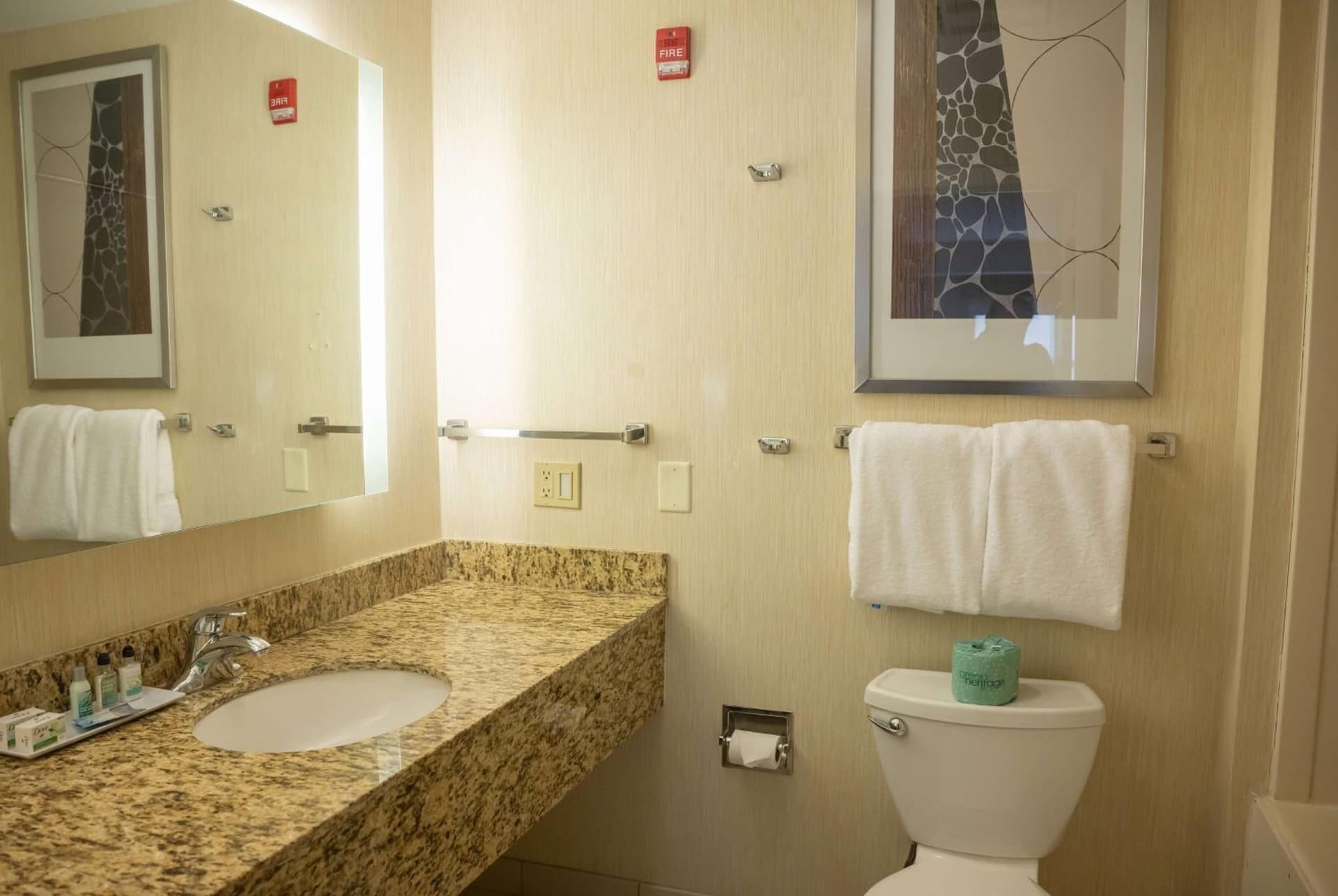 Hawthorn Suites by Wyndham Erie gallery photo in Erie, PA — image 4