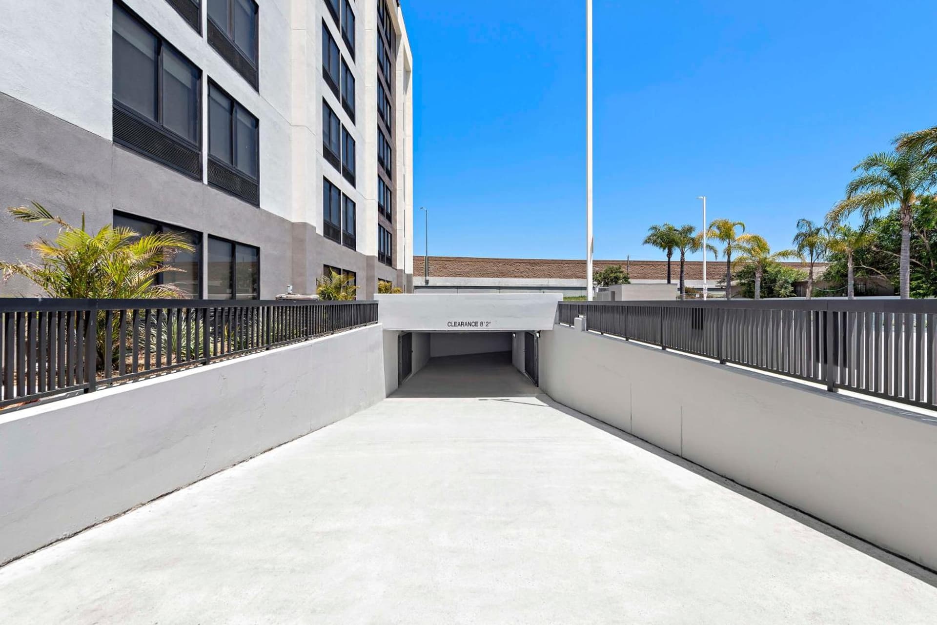 Hampton Inn by Hilton Los Angeles Airport LAX gallery photo in Los Angeles, CA — image 39