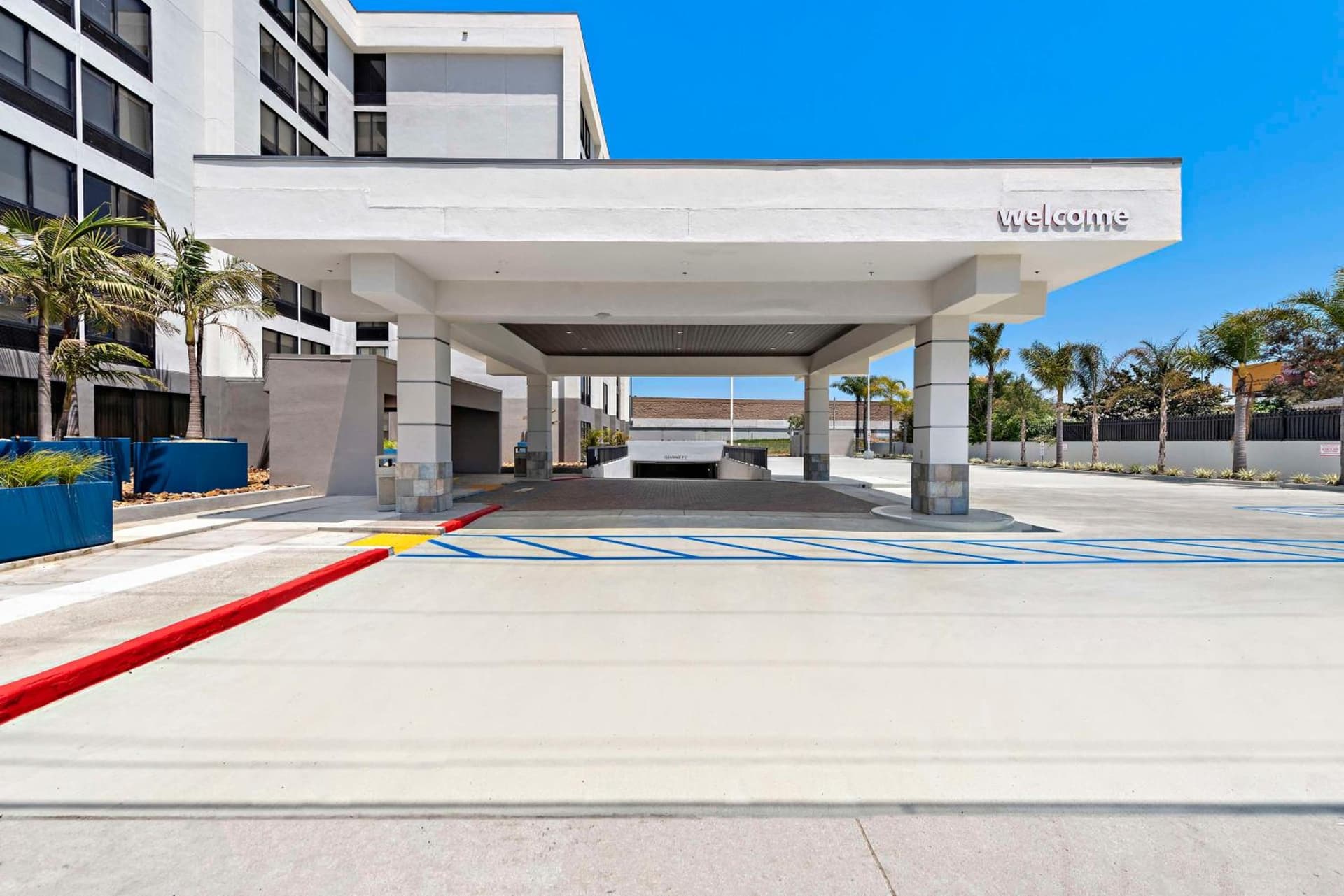 Hampton Inn by Hilton Los Angeles Airport LAX gallery photo in Los Angeles, CA — image 9