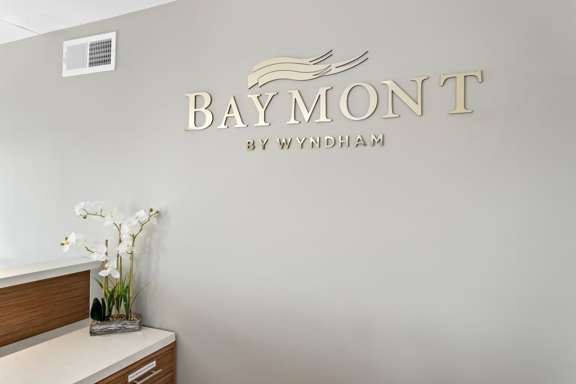 Baymont by Wyndham Beaumont gallery photo in Beaumont, TX — image 35