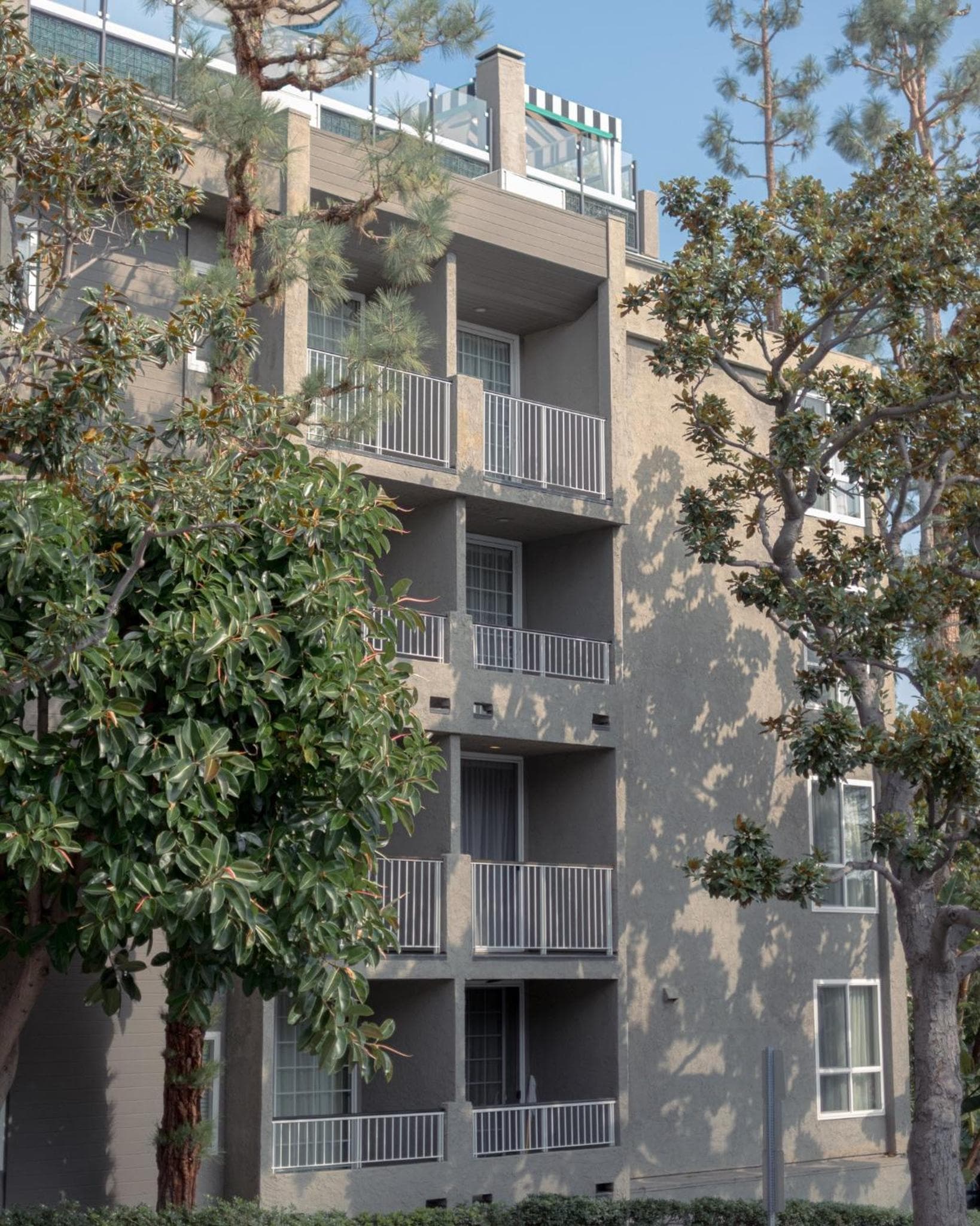 Chamberlain West Hollywood gallery photo in Los Angeles, CA — image 19