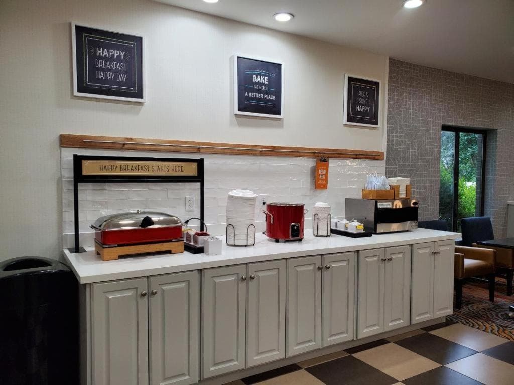 Hampton Inn Olathe gallery photo in Olathe, KS — image 26