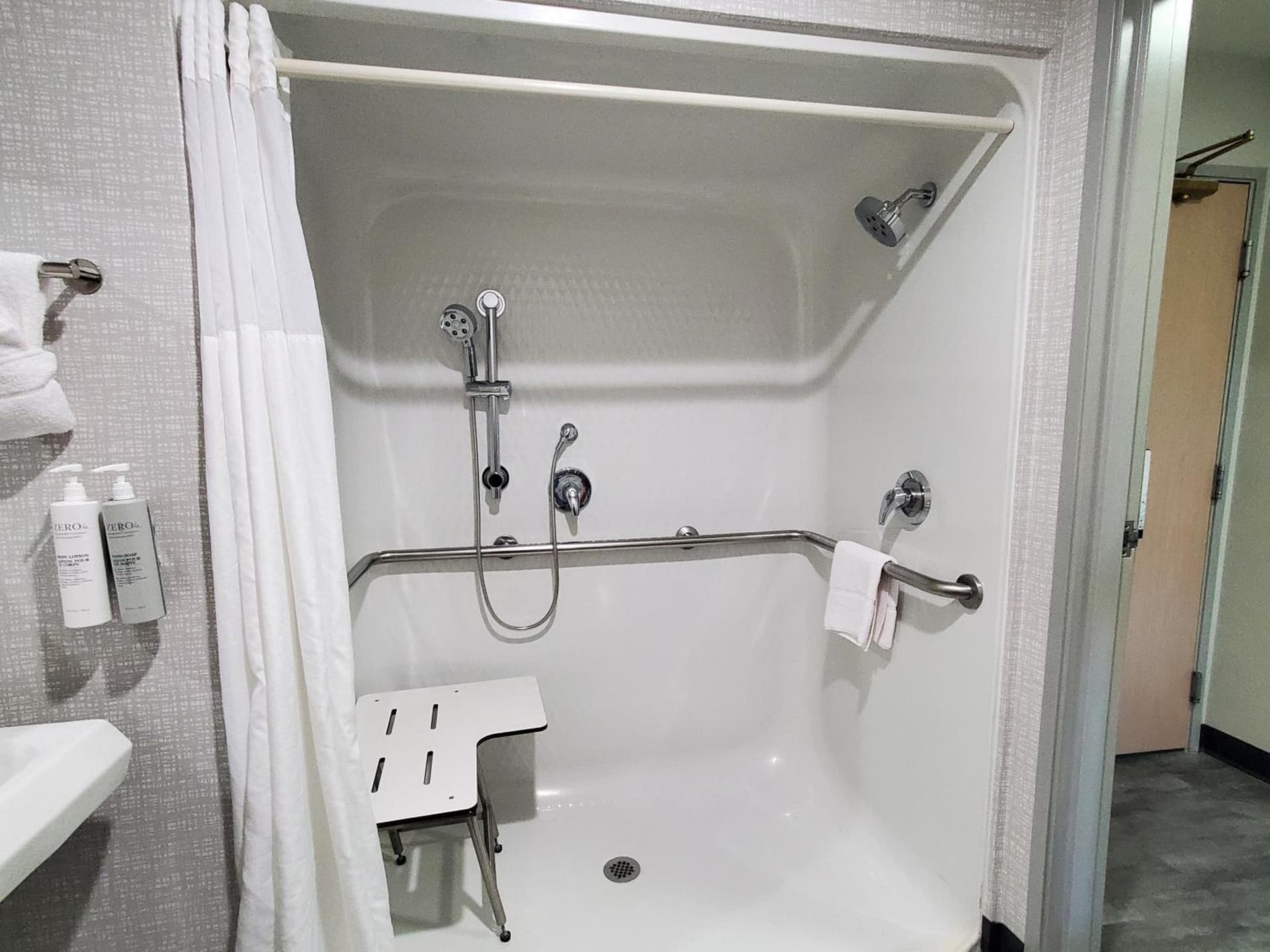 Hampton Inn Olathe gallery photo in Olathe, KS — image 46