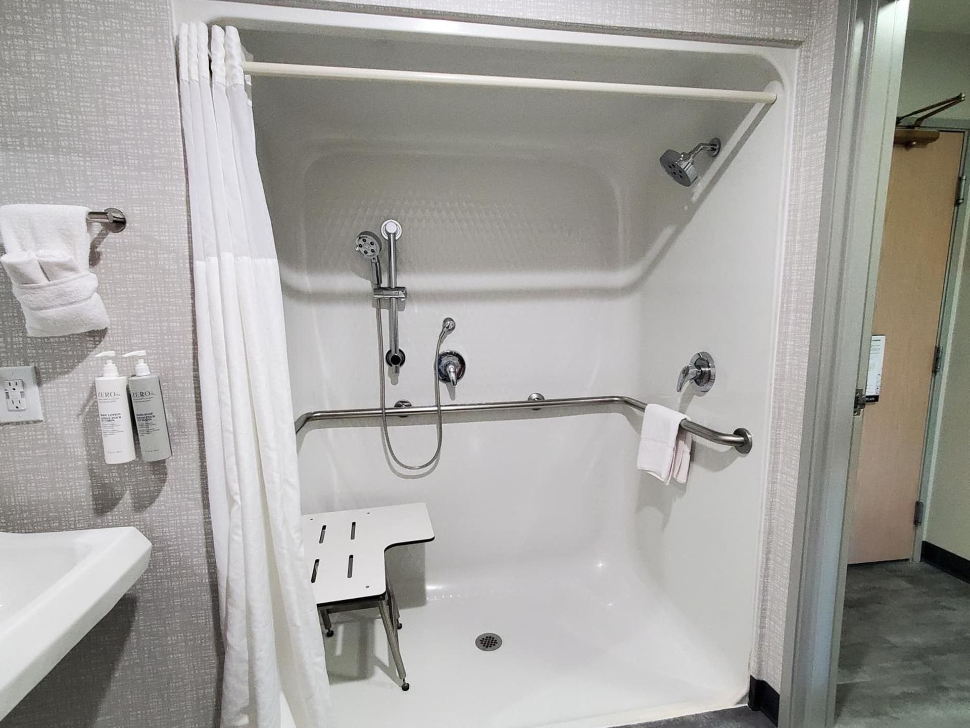 Hampton Inn Olathe gallery photo in Olathe, KS — image 54