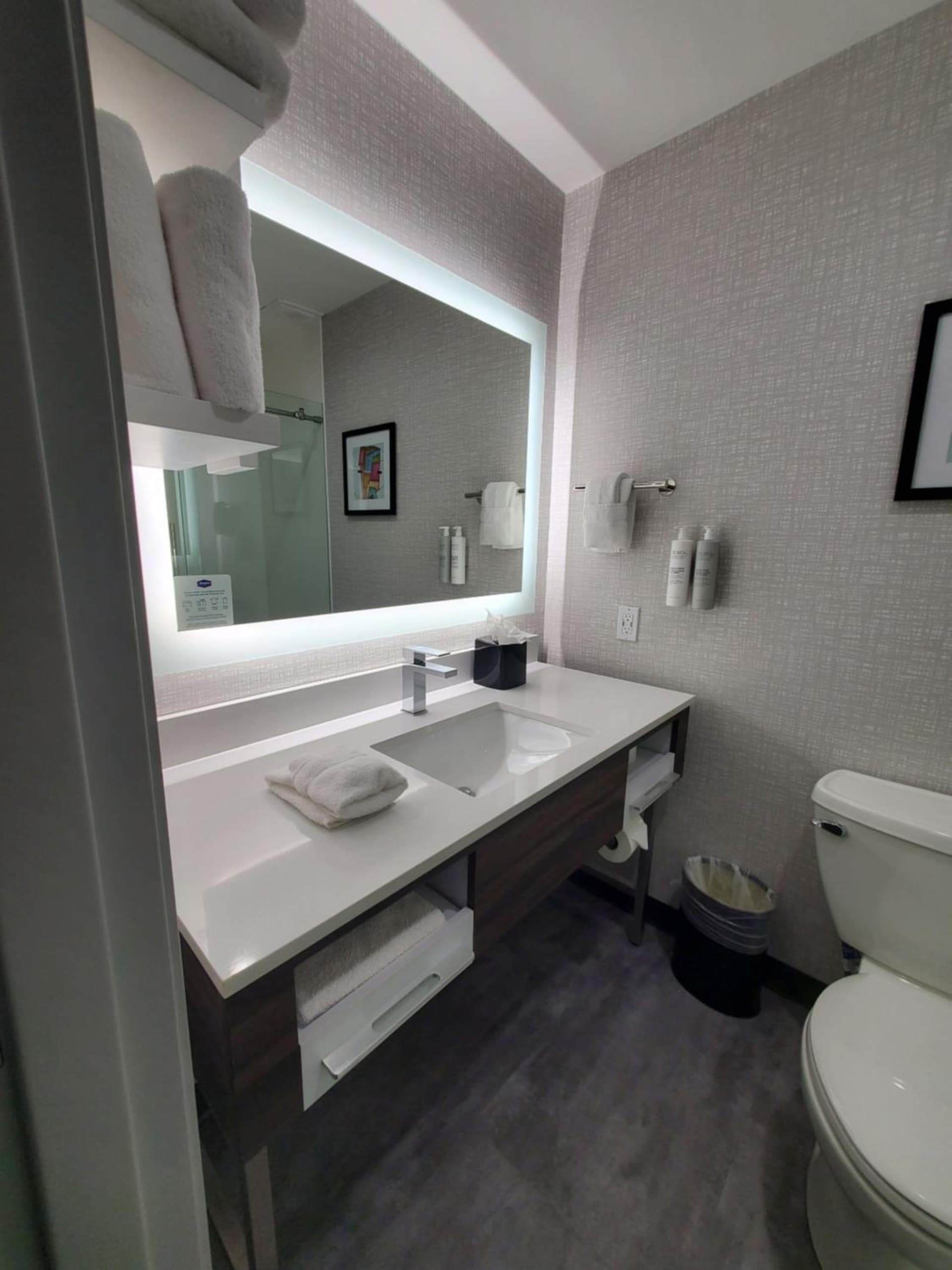 Hampton Inn Olathe gallery photo in Olathe, KS — image 50
