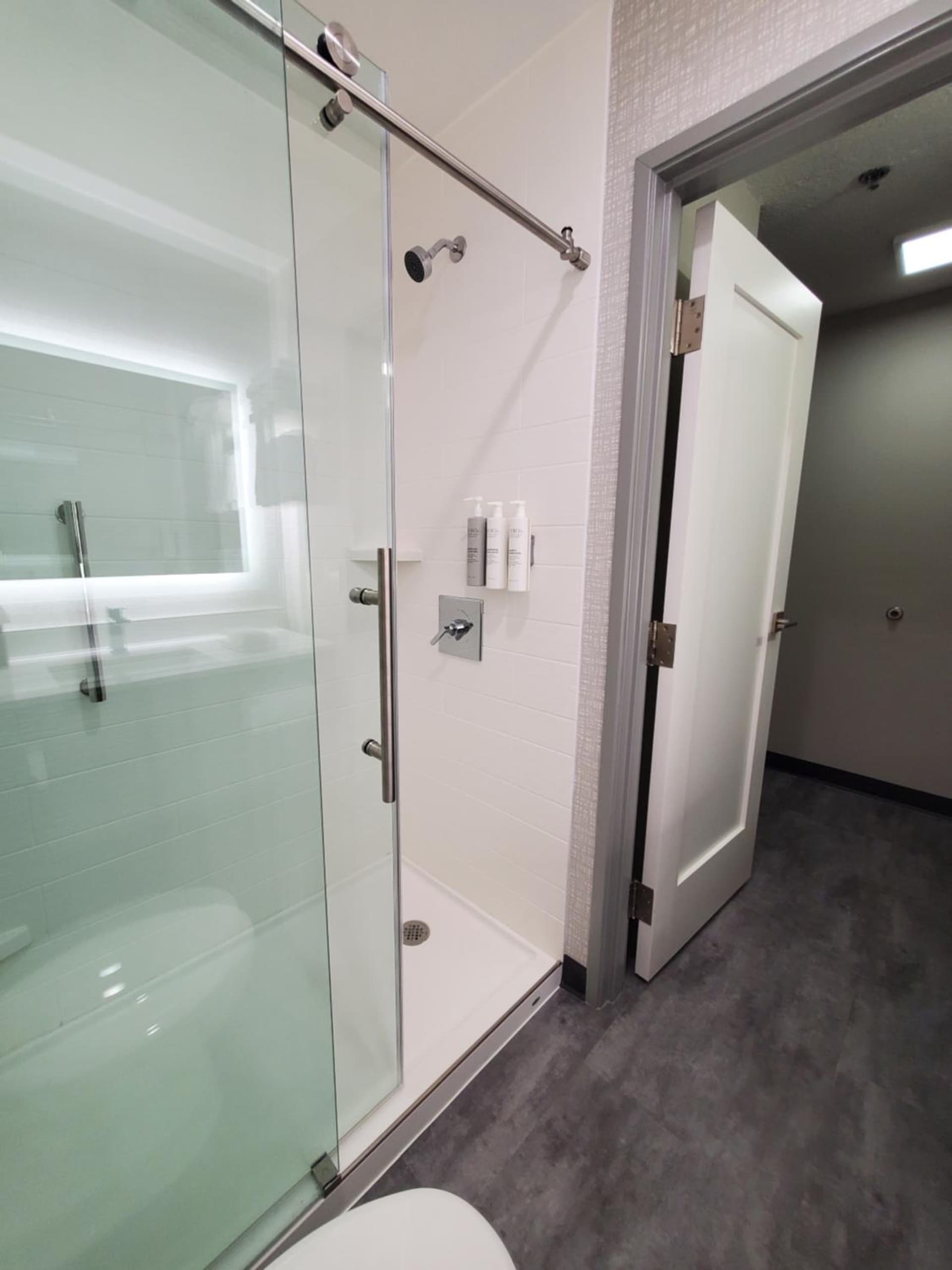 Hampton Inn Olathe property views in Olathe, KS — gallery photo 3