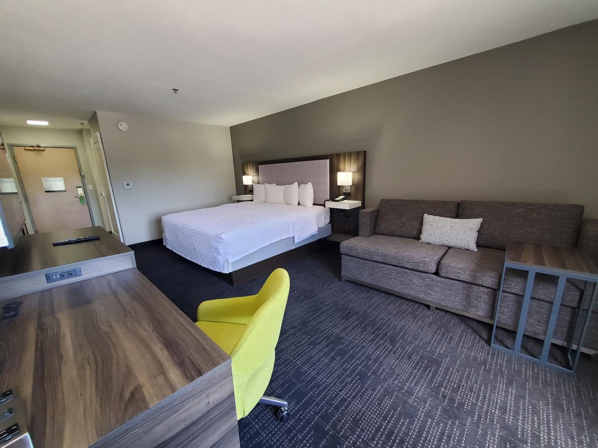 Hampton Inn Olathe gallery photo in Olathe, KS — image 13