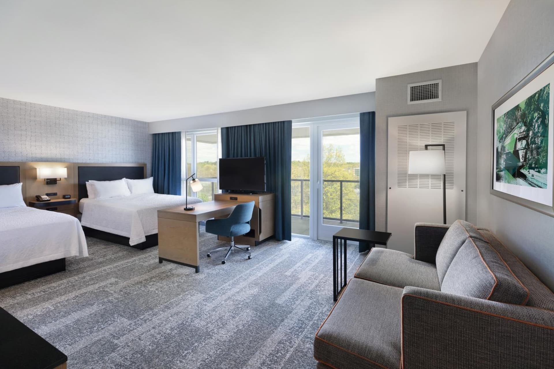 Hampton Inn & Suites Watertown Boston, Ma interior in Watertown, MA — gallery photo 2