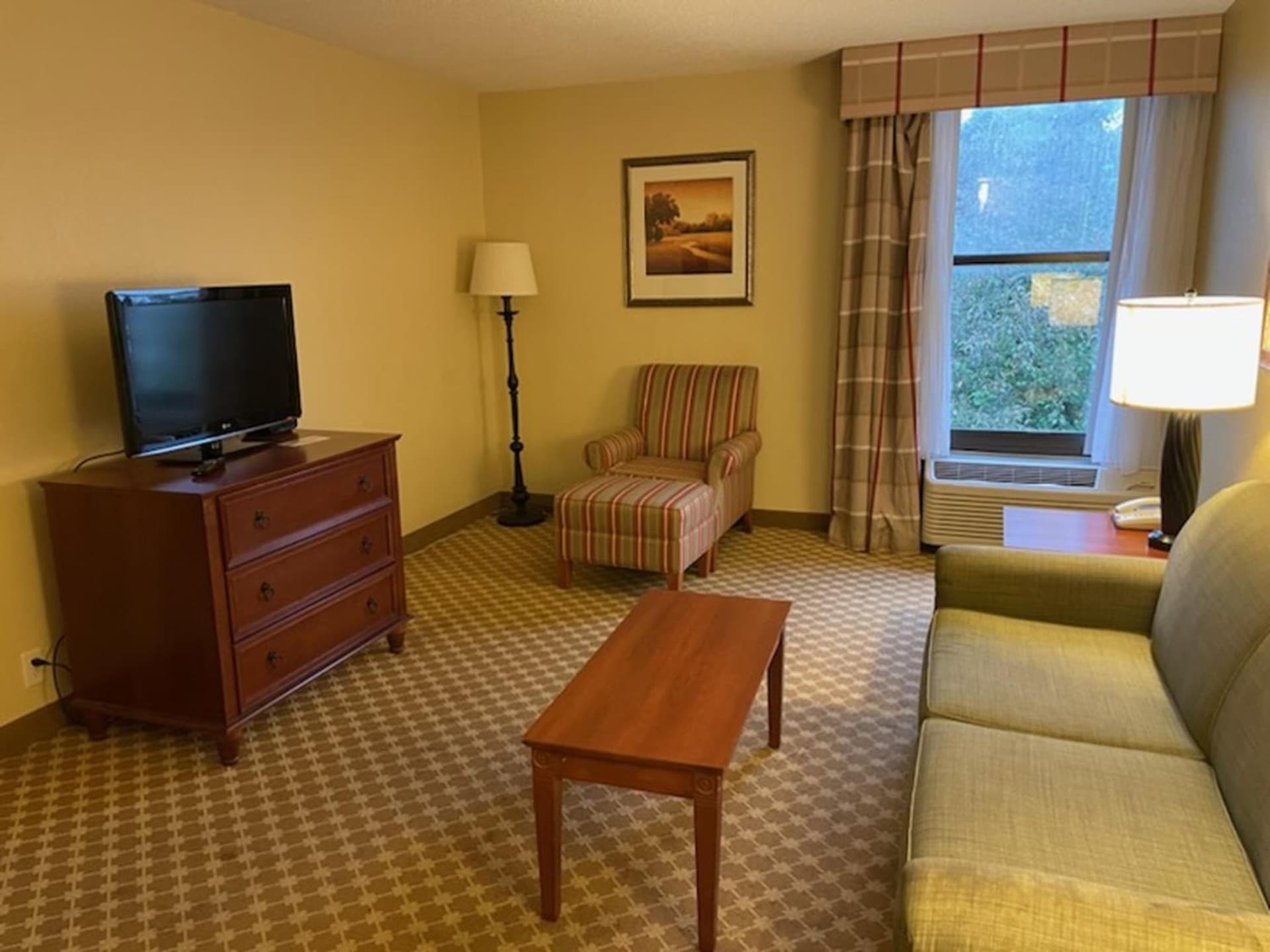 Quality Inn & Suites interior in Saginaw, MI — gallery photo 2