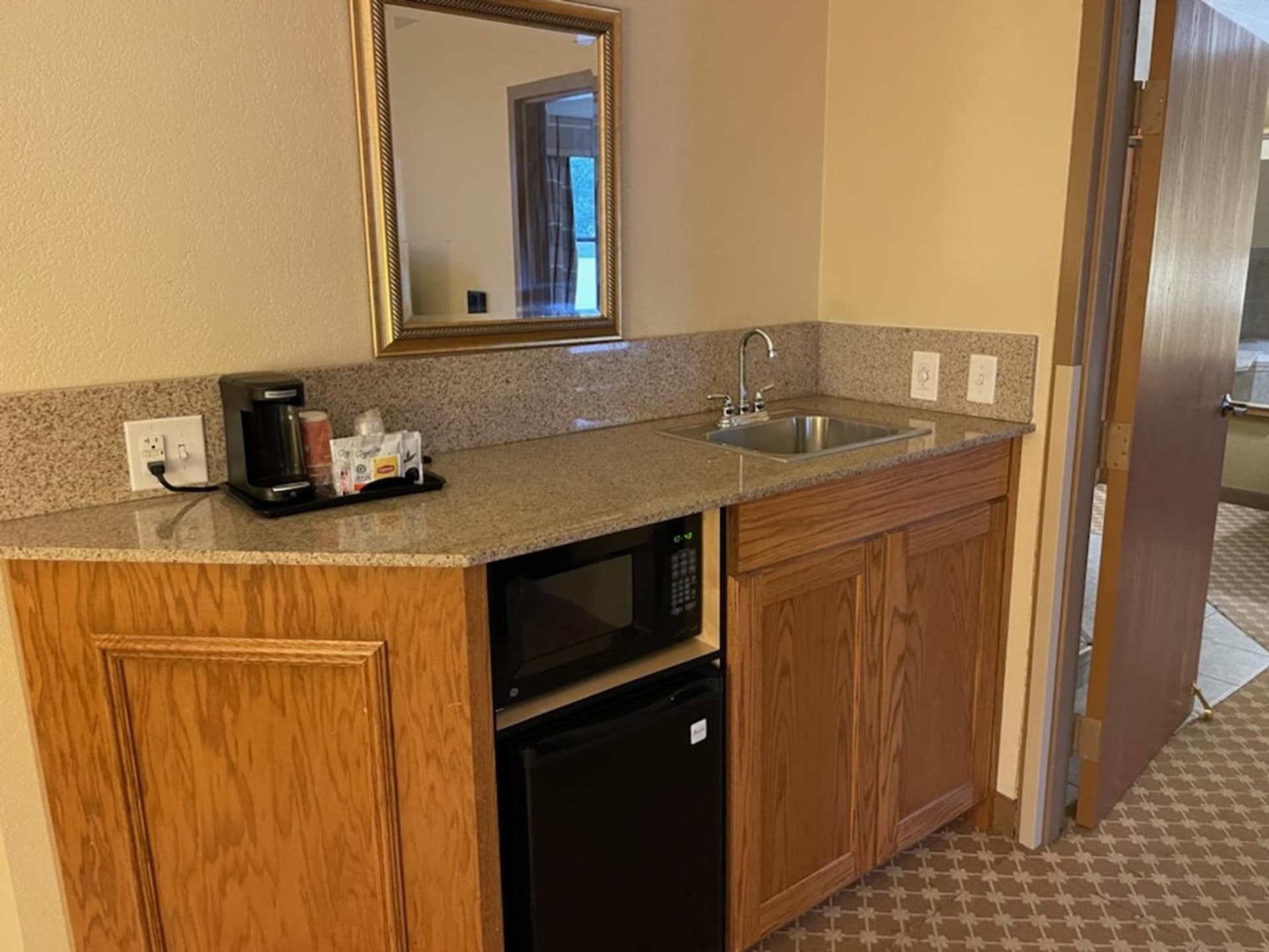 Quality Inn & Suites gallery photo in Saginaw, MI — image 54