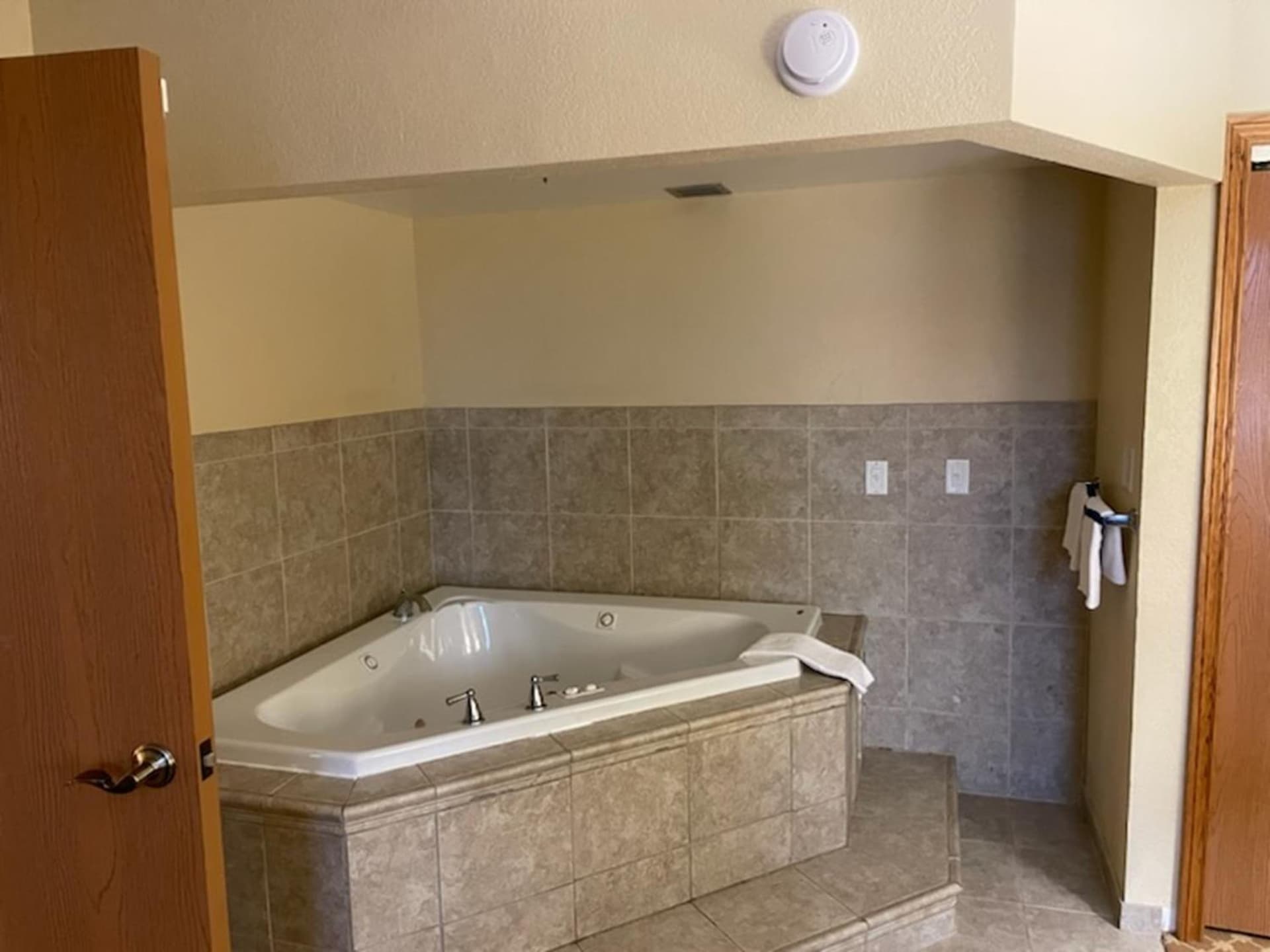 Quality Inn & Suites gallery photo in Saginaw, MI — image 13
