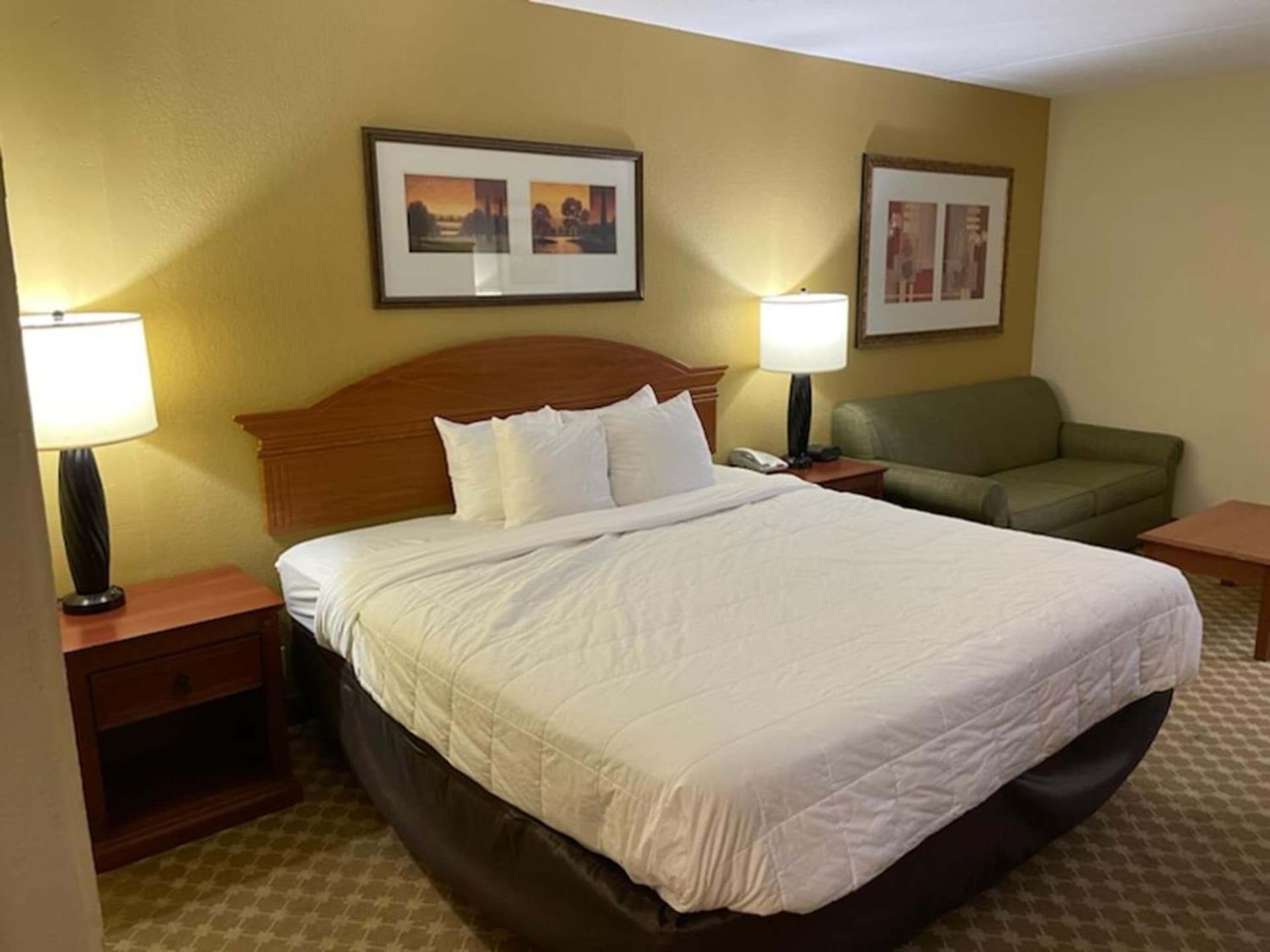 Quality Inn & Suites gallery photo in Saginaw, MI — image 11