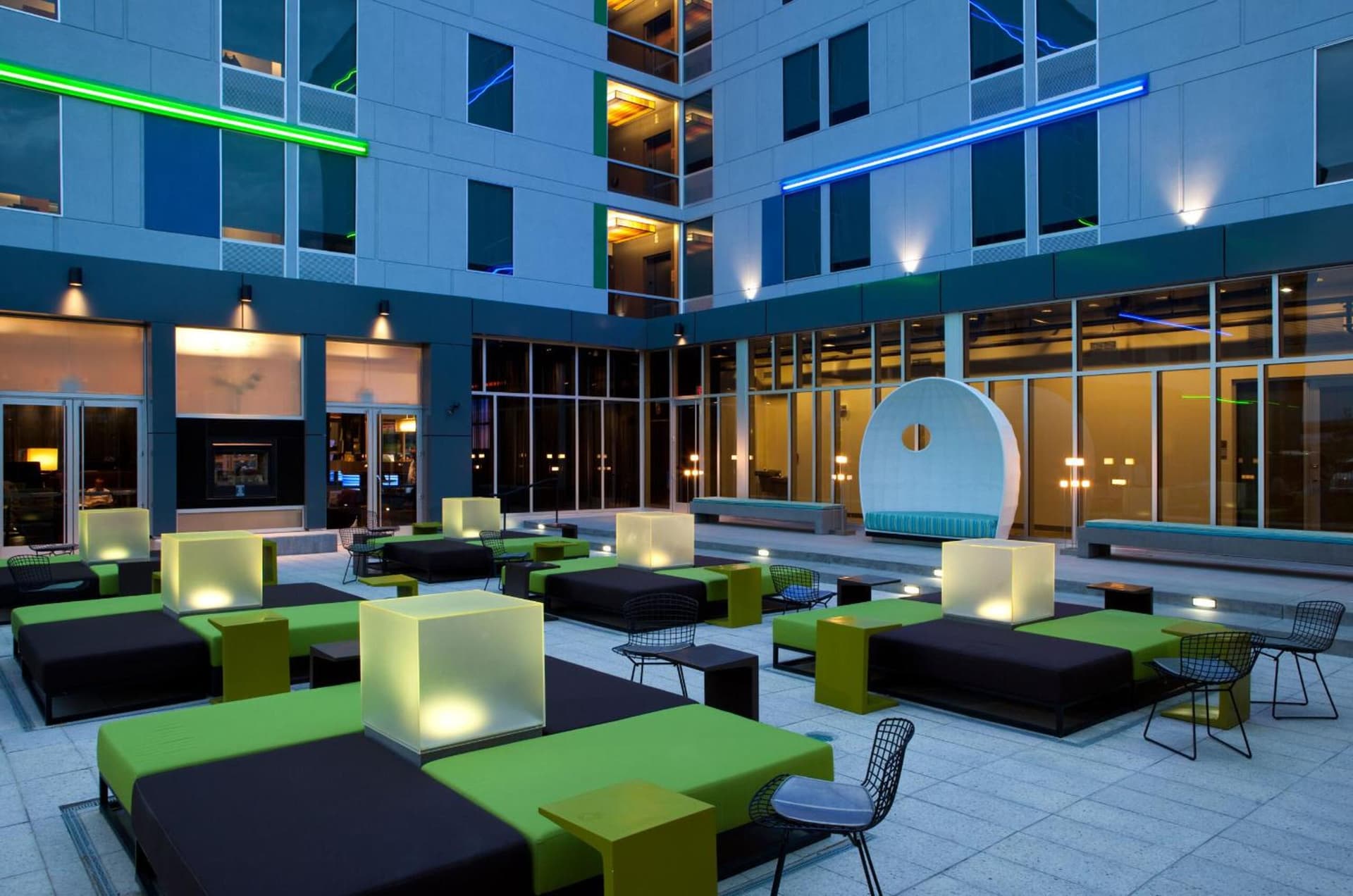 Aloft by Marriott Denver Airport at Gateway Park interior in Aurora, CO — gallery photo 2