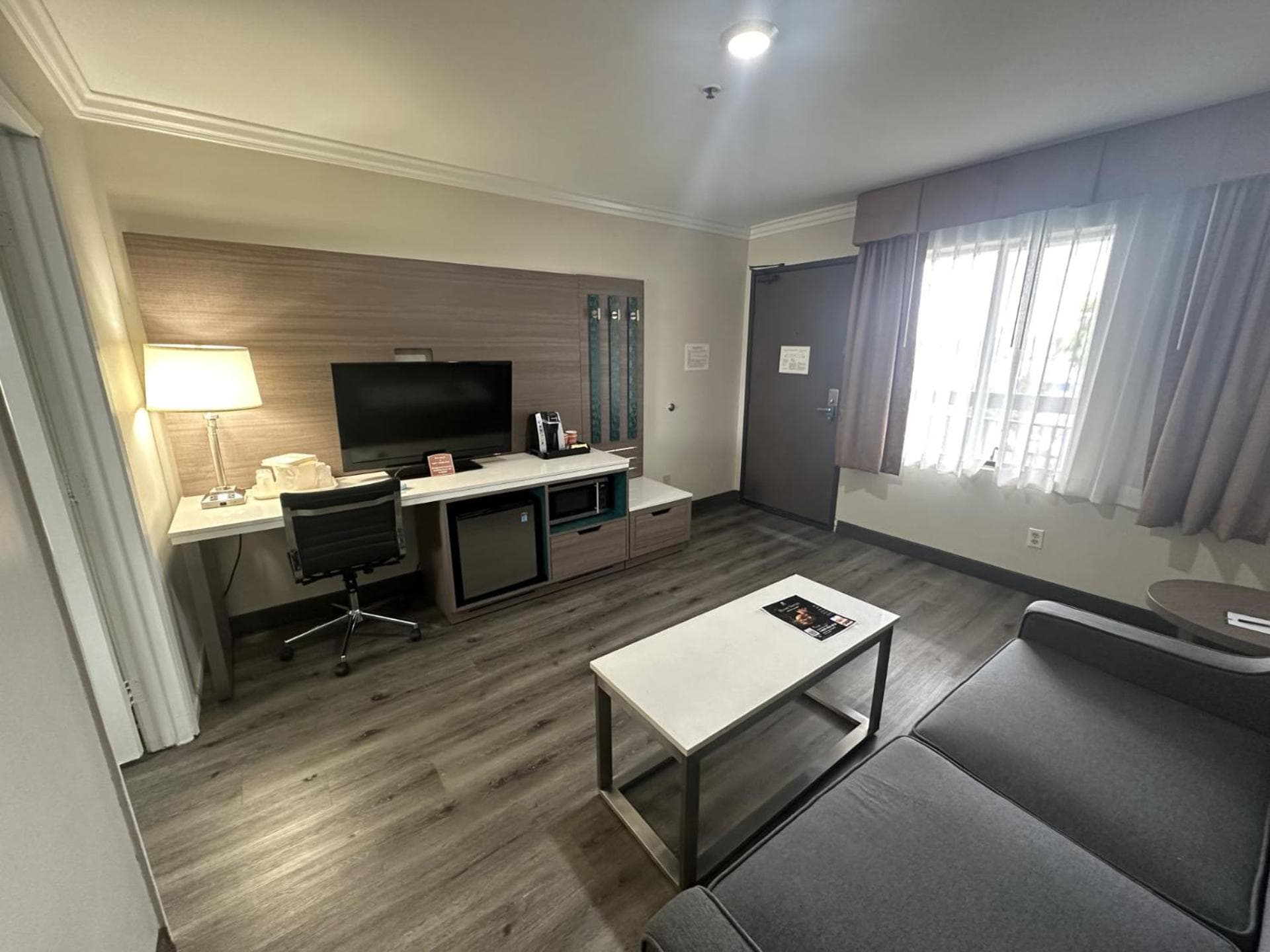 Quality Inn & Suites Los Angeles Airport - Stadium District gallery photo in Inglewood, CA — image 25