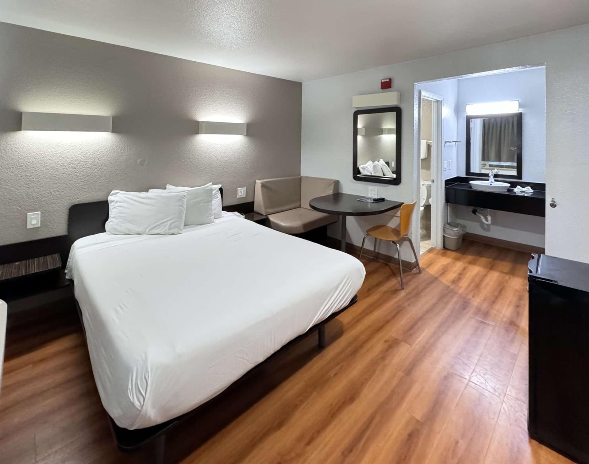 Motel 6 Ontario, CA - Airport gallery photo in Ontario, CA — image 45