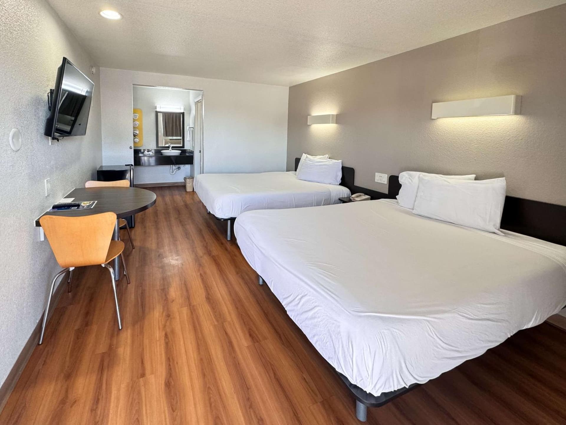 Motel 6 Ontario, CA - Airport gallery photo in Ontario, CA — image 7
