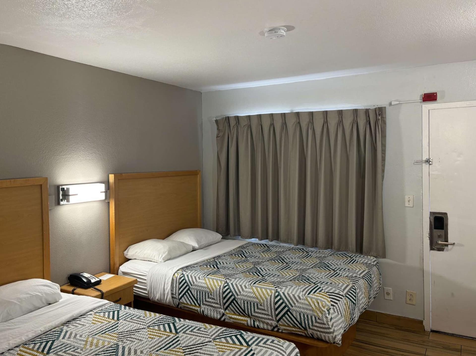 Motel 6 Riviera Beach FL property views in Riviera Beach, FL — gallery photo 3