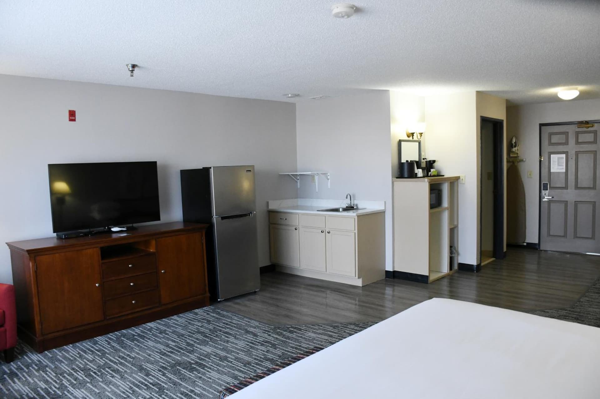HARMONY INN & SUITES interior in Fort Dodge, IA — gallery photo 2