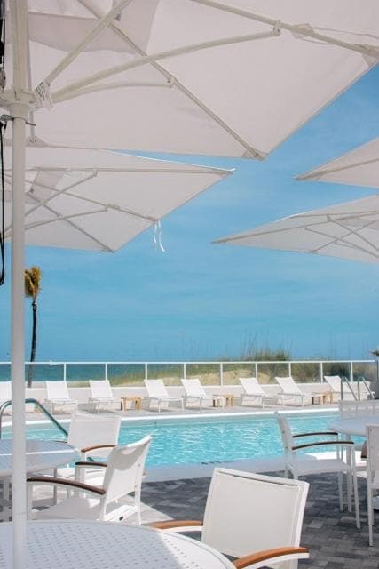 Tides Inn Hotel interior in Fort Lauderdale, FL — gallery photo 2
