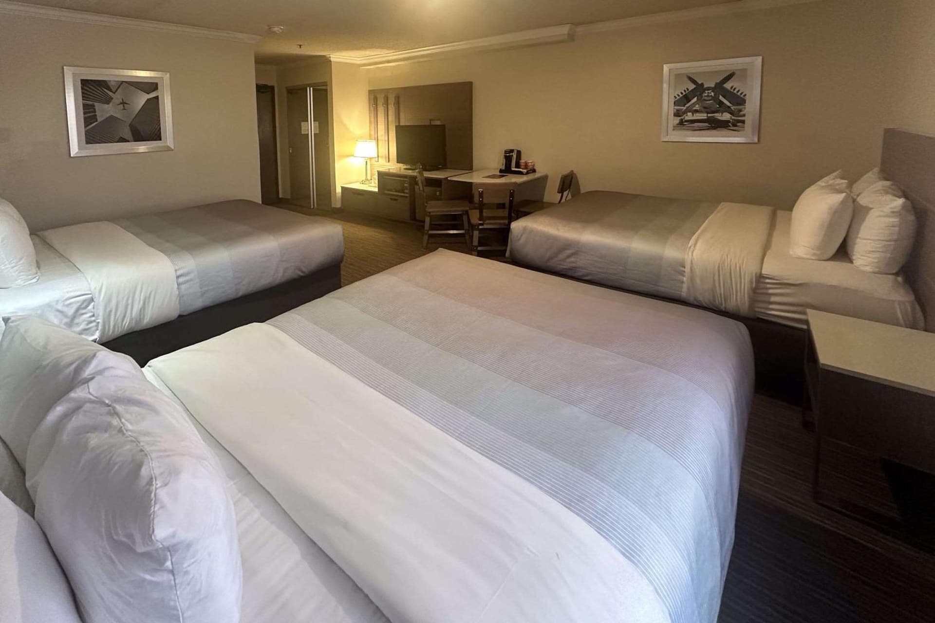 Quality Inn & Suites Los Angeles Airport - Stadium District gallery photo in Inglewood, CA — image 27