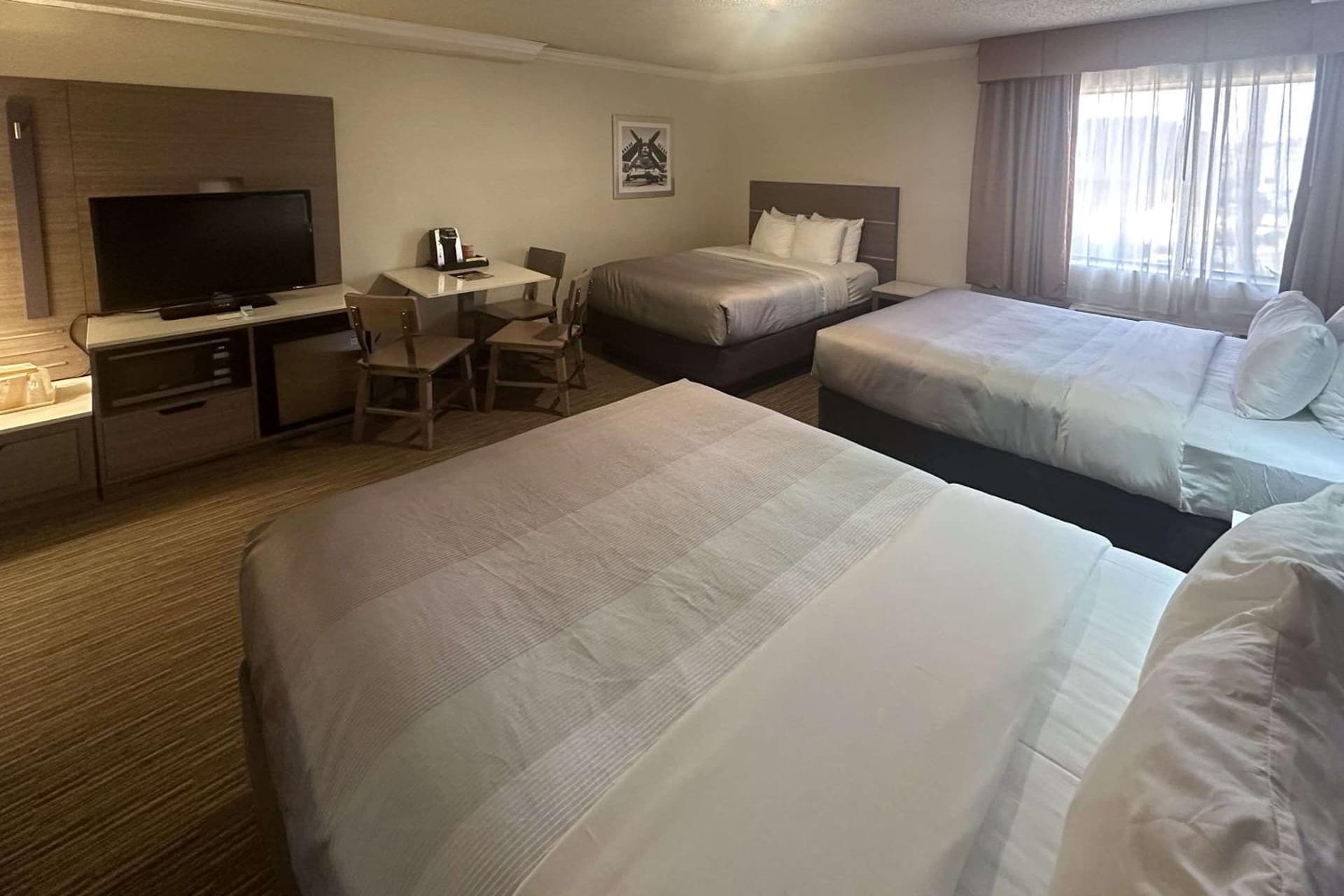 Quality Inn & Suites Los Angeles Airport - Stadium District gallery photo in Inglewood, CA — image 5