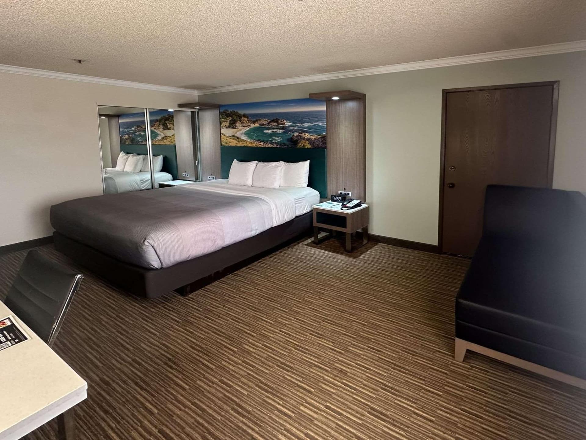 Quality Inn & Suites Los Angeles Airport - Stadium District property views in Inglewood, CA — gallery photo 3