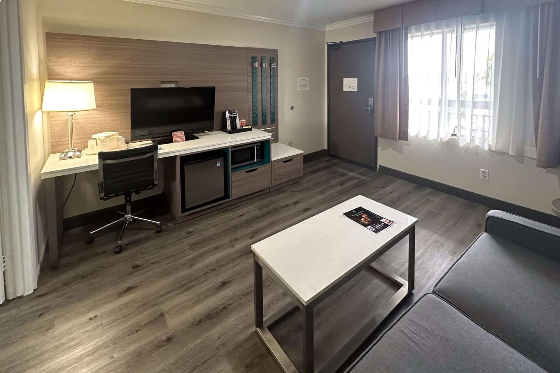 Quality Inn & Suites Los Angeles Airport - Stadium District gallery photo in Inglewood, CA — image 37