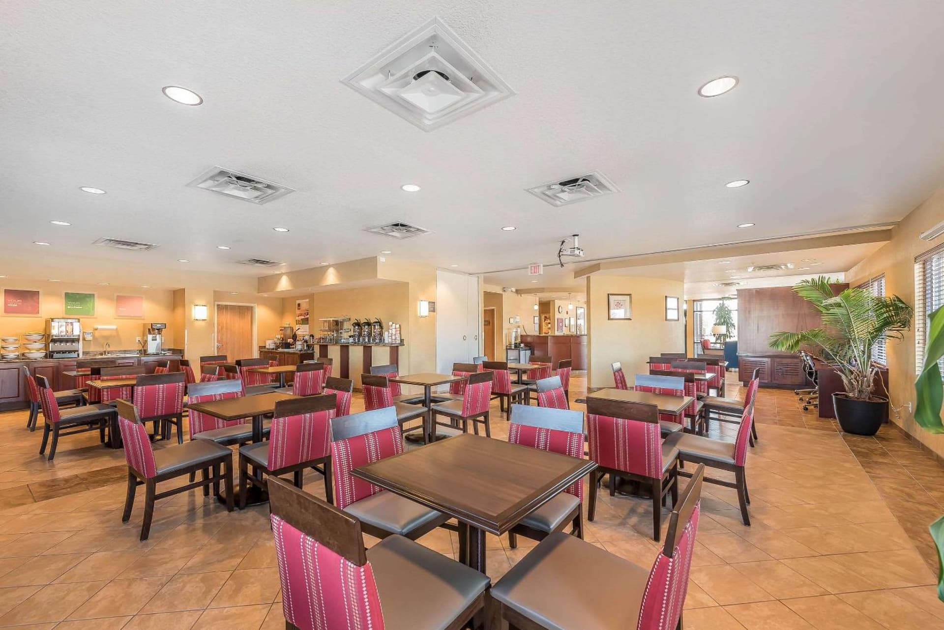 Comfort Suites Longmont gallery photo in Longmont, CO — image 23