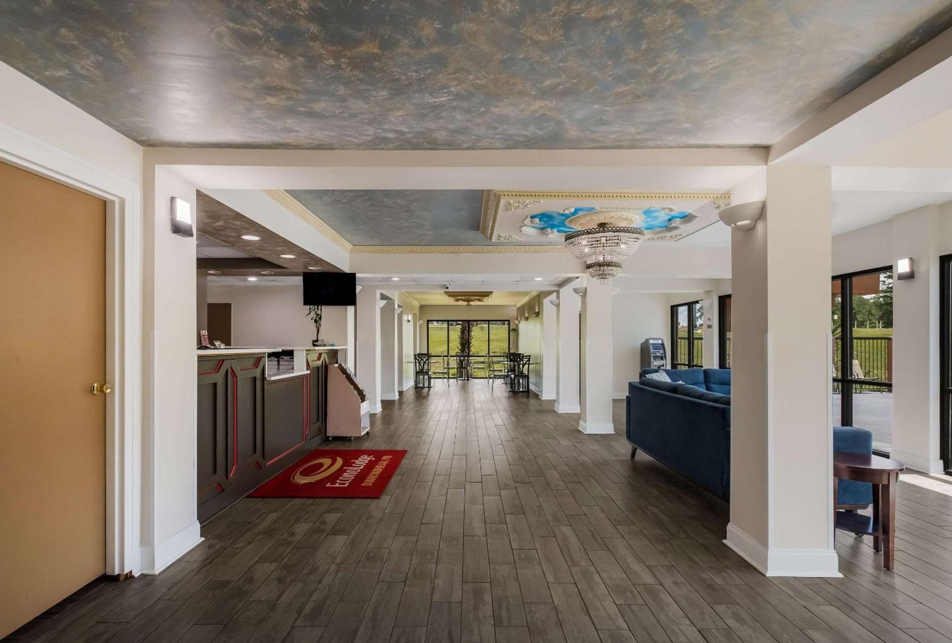 Econo Lodge Inn & Suites Diamondhead gallery photo in Diamondhead, MS — image 7