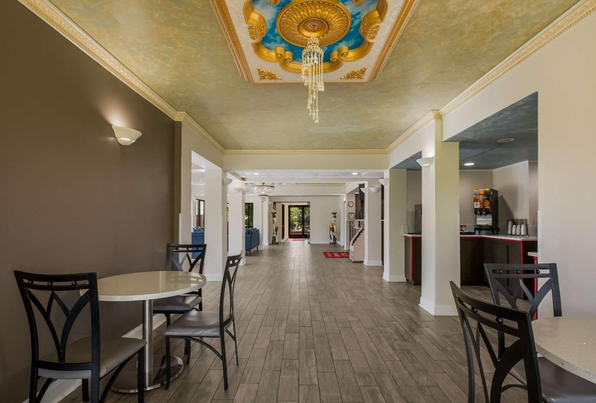 Econo Lodge Inn & Suites Diamondhead gallery photo in Diamondhead, MS — image 26
