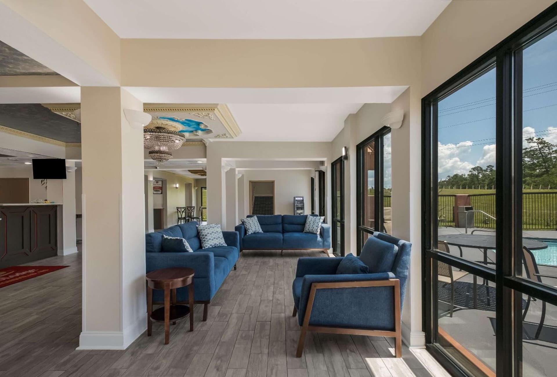 Econo Lodge Inn & Suites Diamondhead gallery photo in Diamondhead, MS — image 6