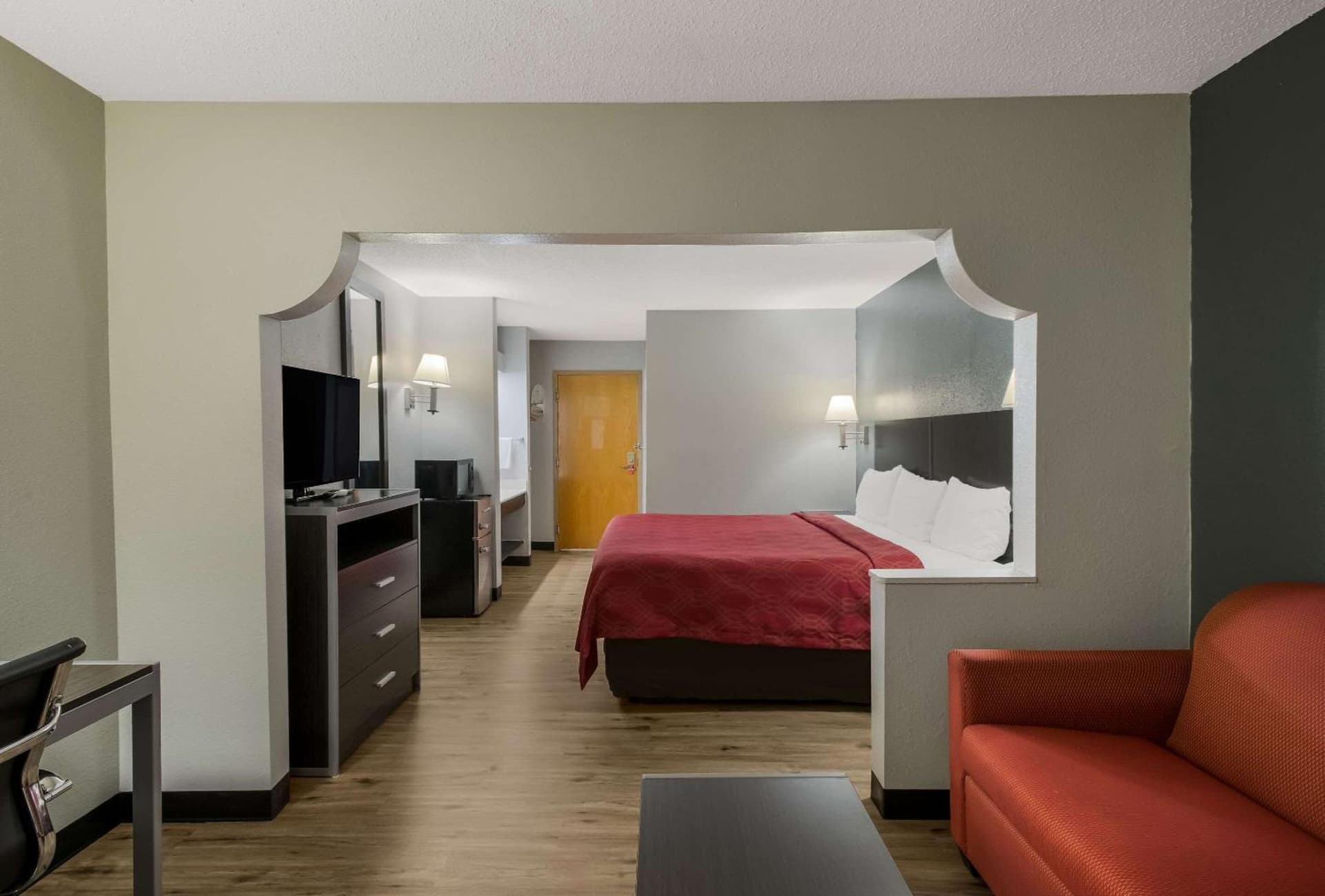 Econo Lodge Inn & Suites Diamondhead gallery photo in Diamondhead, MS — image 23