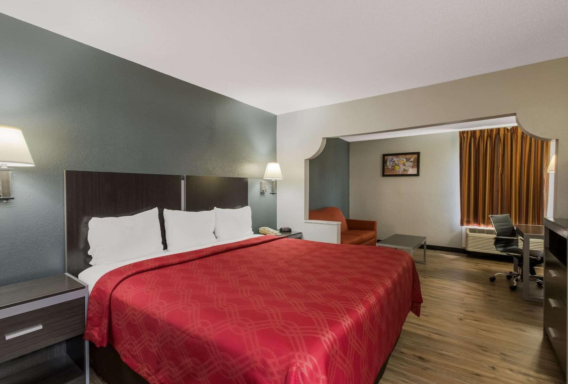 Econo Lodge Inn & Suites Diamondhead interior in Diamondhead, MS — gallery photo 2