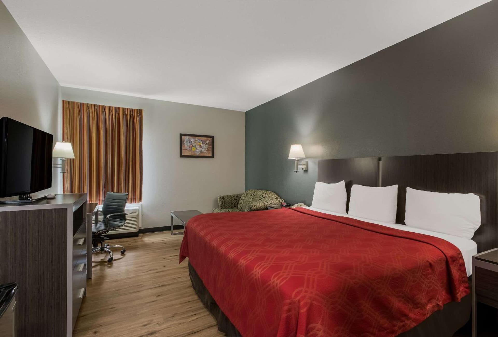 Econo Lodge Inn & Suites Diamondhead gallery photo in Diamondhead, MS — image 11