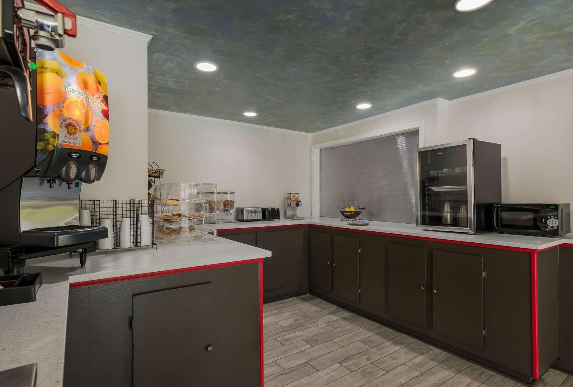 Econo Lodge Inn & Suites Diamondhead gallery photo in Diamondhead, MS — image 14