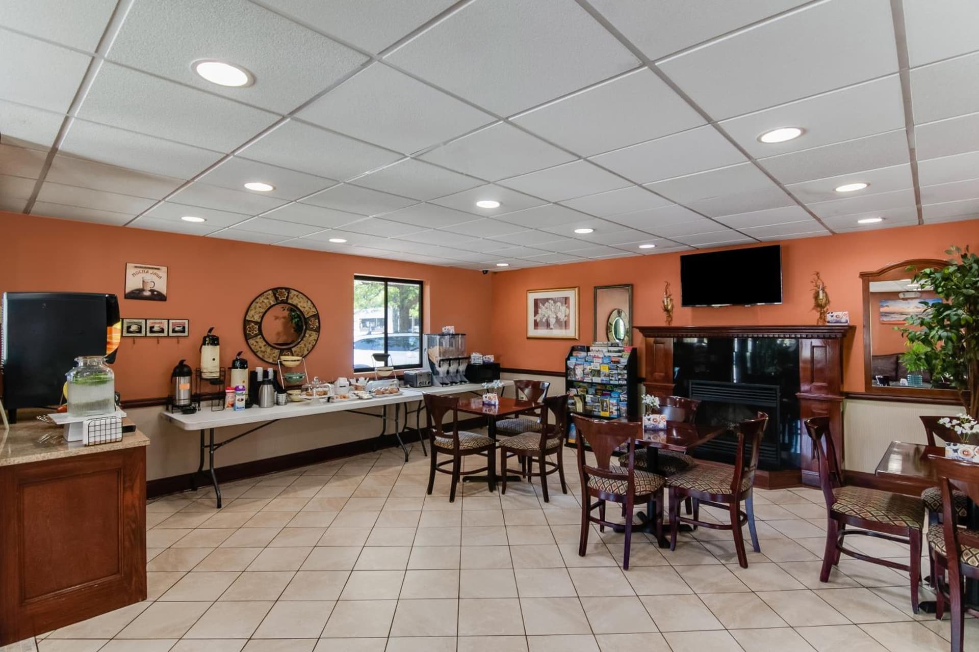 Americas Best Value Inn Torrington, CT property views in Torrington, CT — gallery photo 3