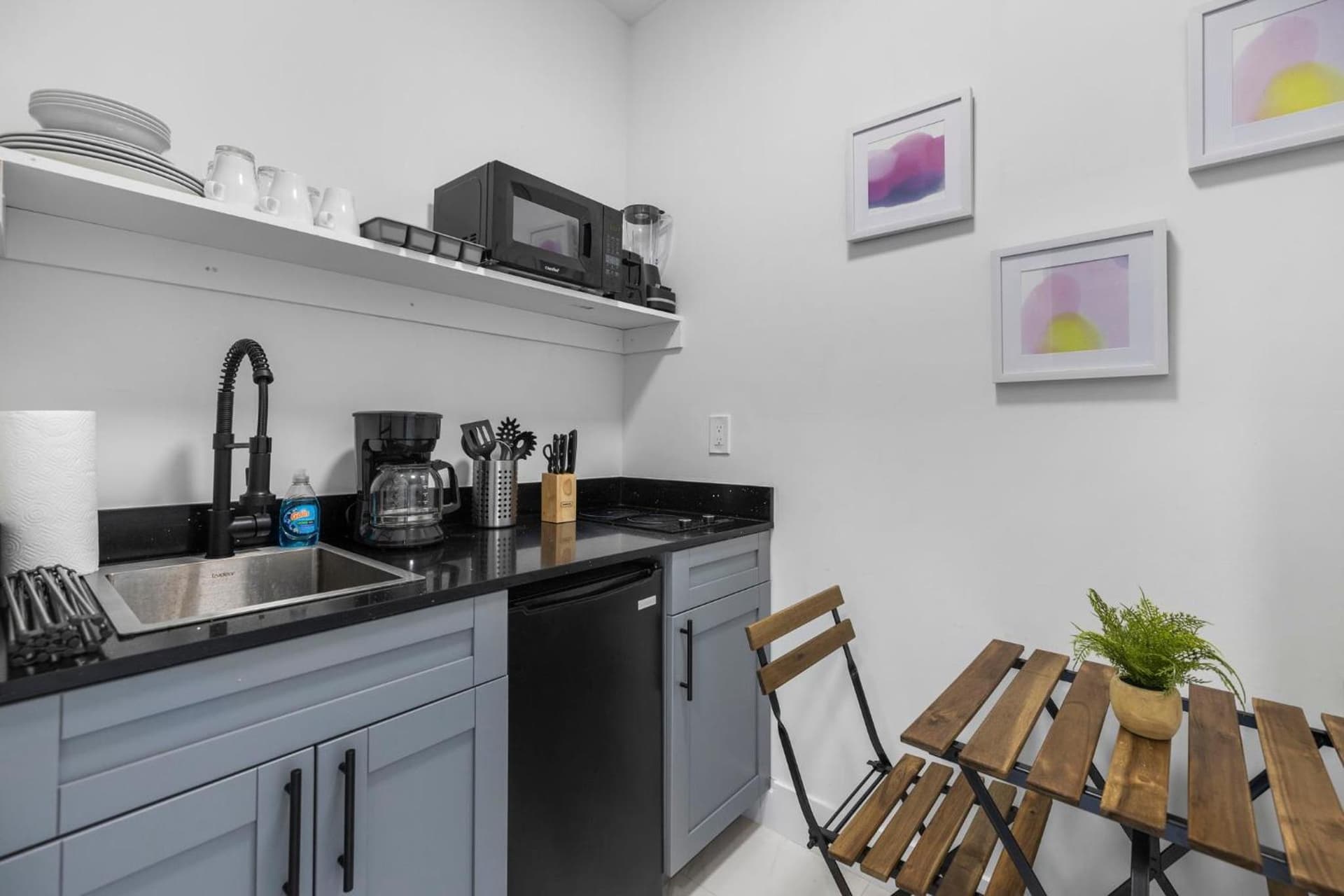 Charming Studio 5 Minutes From Wynwood property views in Miami, FL — gallery photo 3