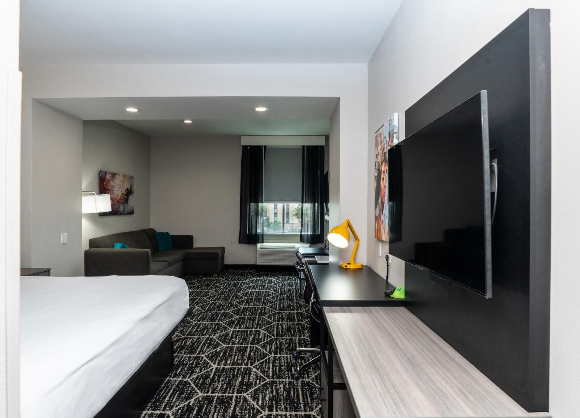 La Quinta Inn & Suites by Wyndham Corpus Christi Southeast gallery photo in Corpus Christi, TX — image 19