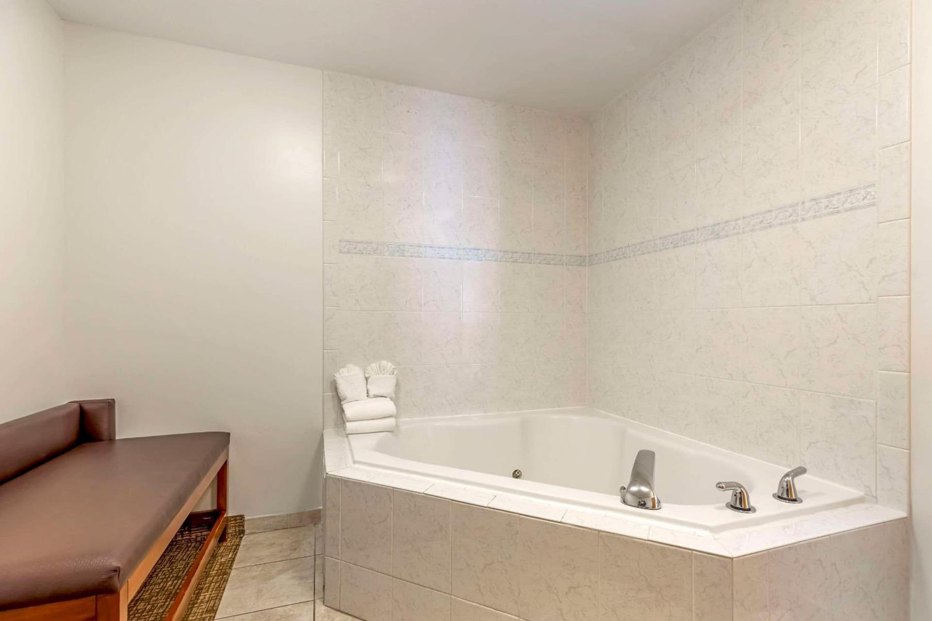 Comfort Suites Longmont gallery photo in Longmont, CO — image 36