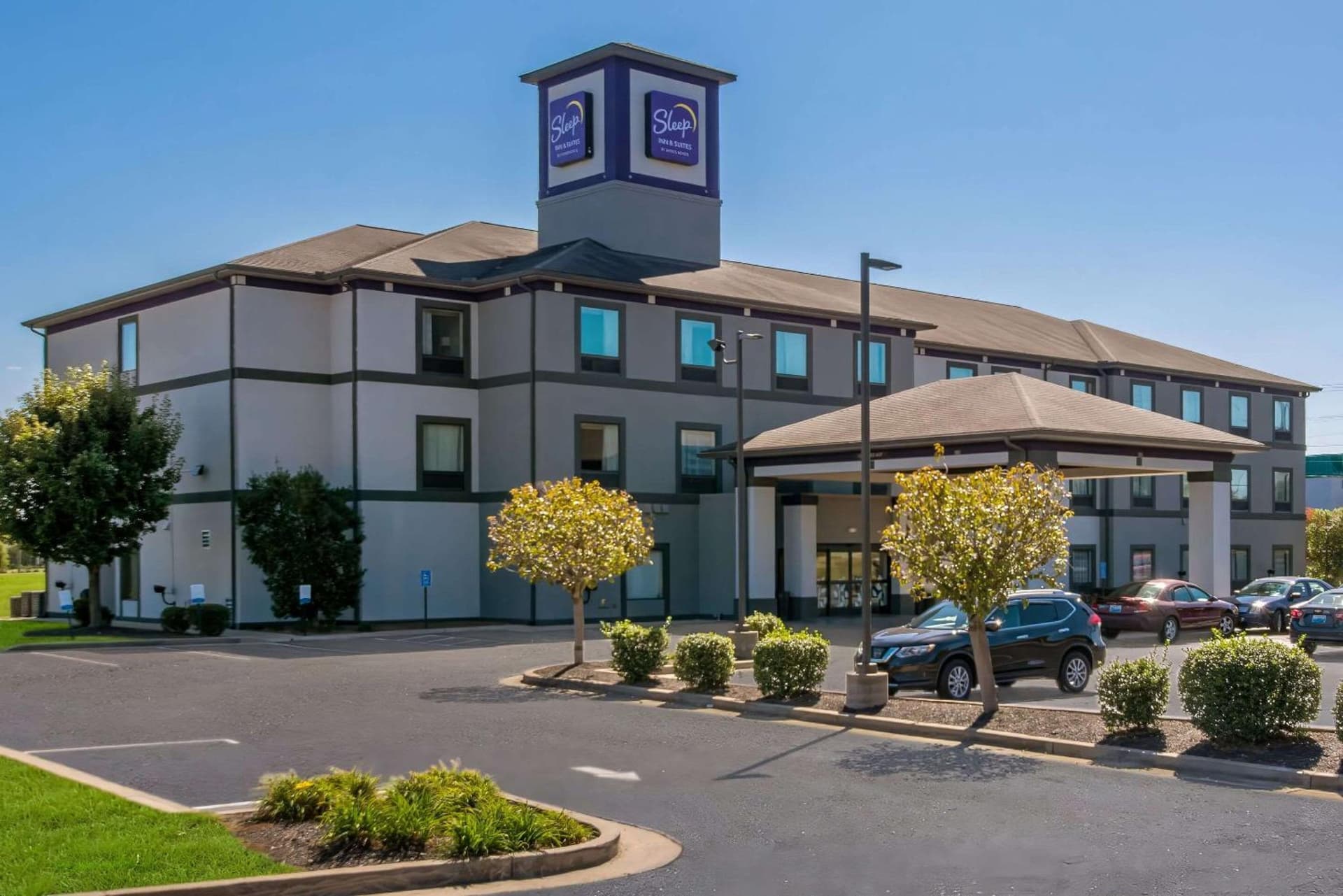 Sleep Inn & Suites Cave City interior in Cave City, KY — gallery photo 2