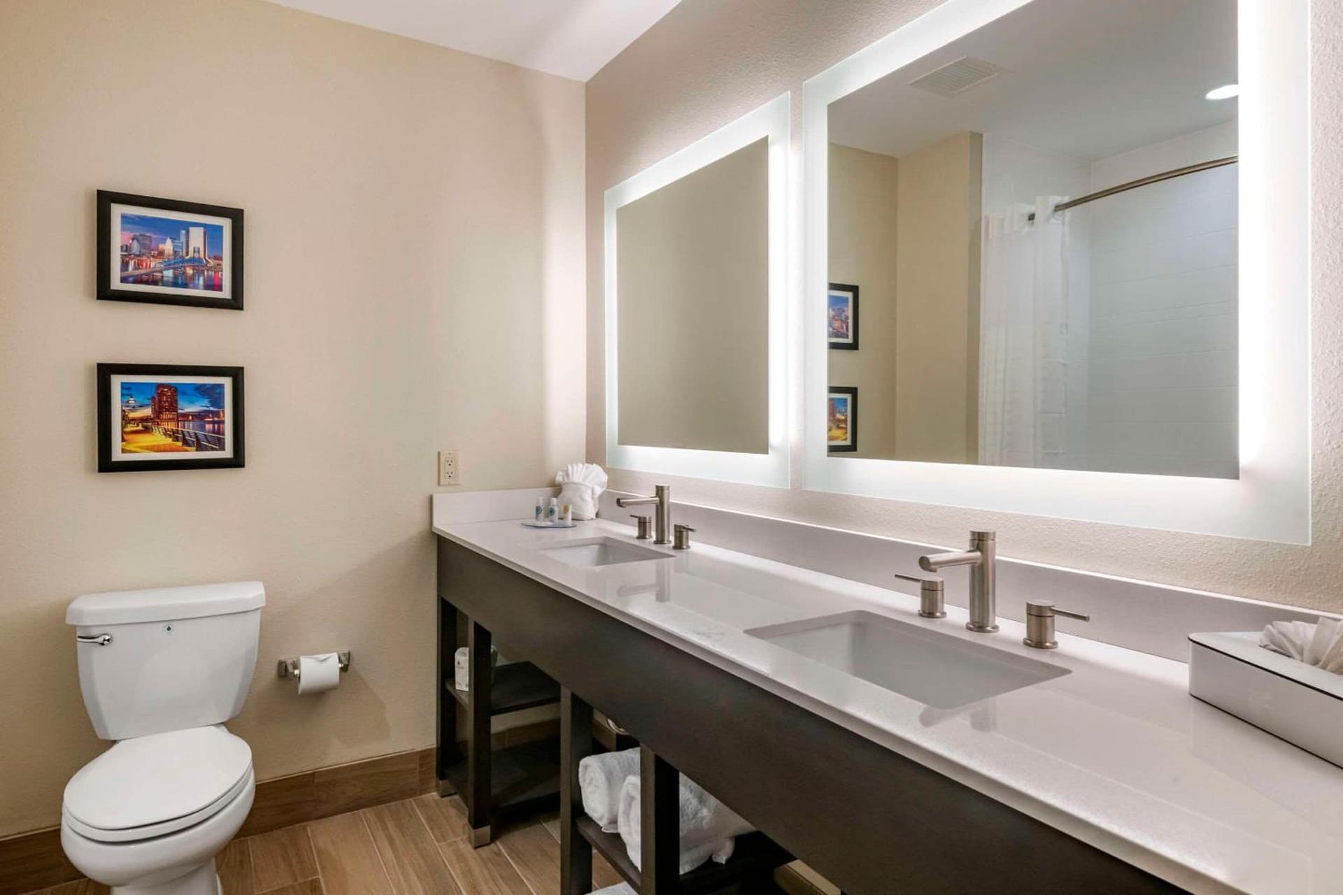 Comfort Inn & Suites Jacksonville - Orange Park Near Naval Air Station gallery photo in Jacksonville, FL — image 9