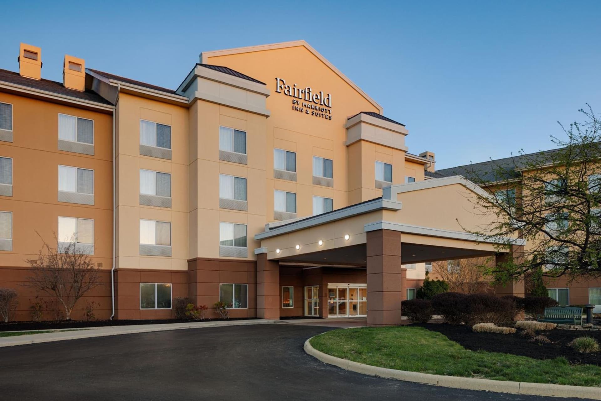 Fairfield Inn & Suites Columbus OSU interior in Columbus, OH — gallery photo 2