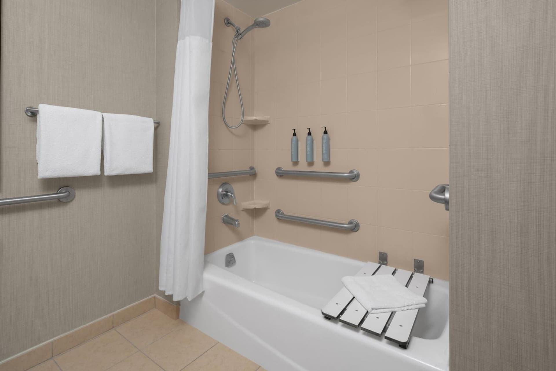 Residence Inn Los Angeles Burbank/Downtown gallery photo in Burbank, CA — image 15