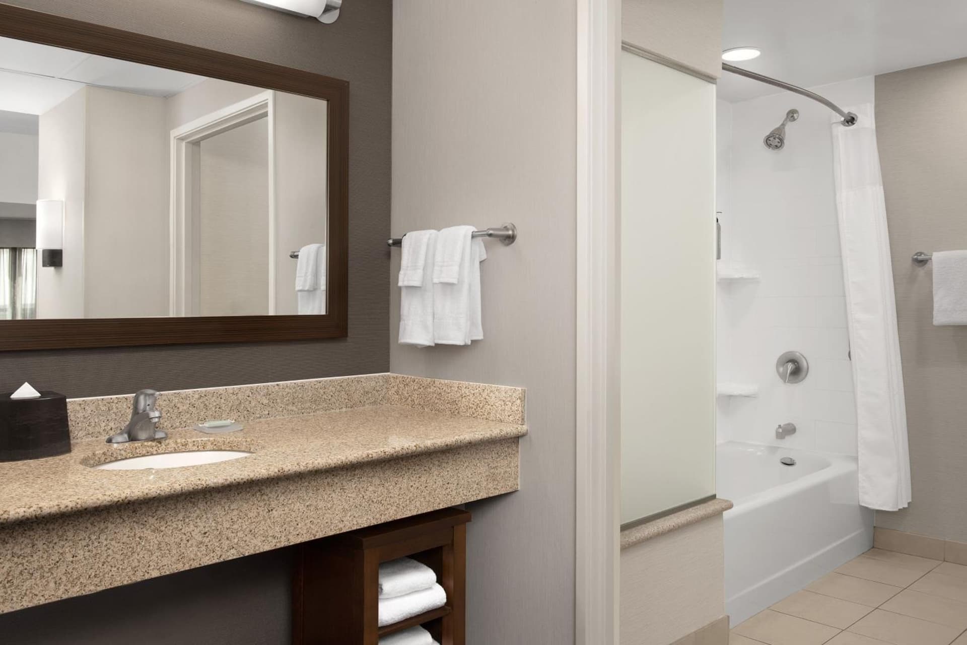 Courtyard by Marriott Syracuse Downtown at Armory Square gallery photo in Syracuse, NY — image 18