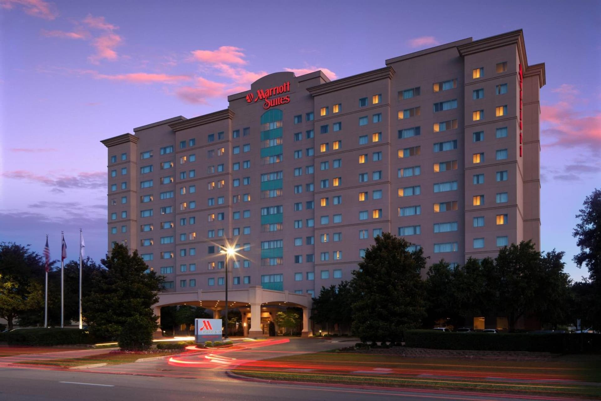 Dallas Marriott Suites Medical/Market Center featured exterior or lobby in Dallas, TX — similar hotel