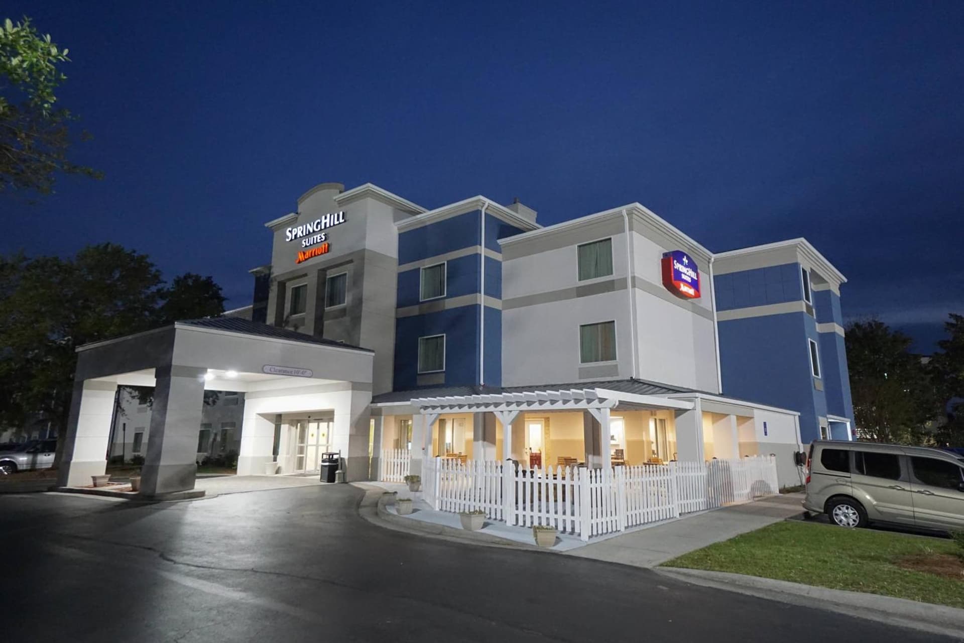 Country Inn & Suites by Radisson, Savannah Southside featured exterior or lobby in Savannah, GA — similar hotel