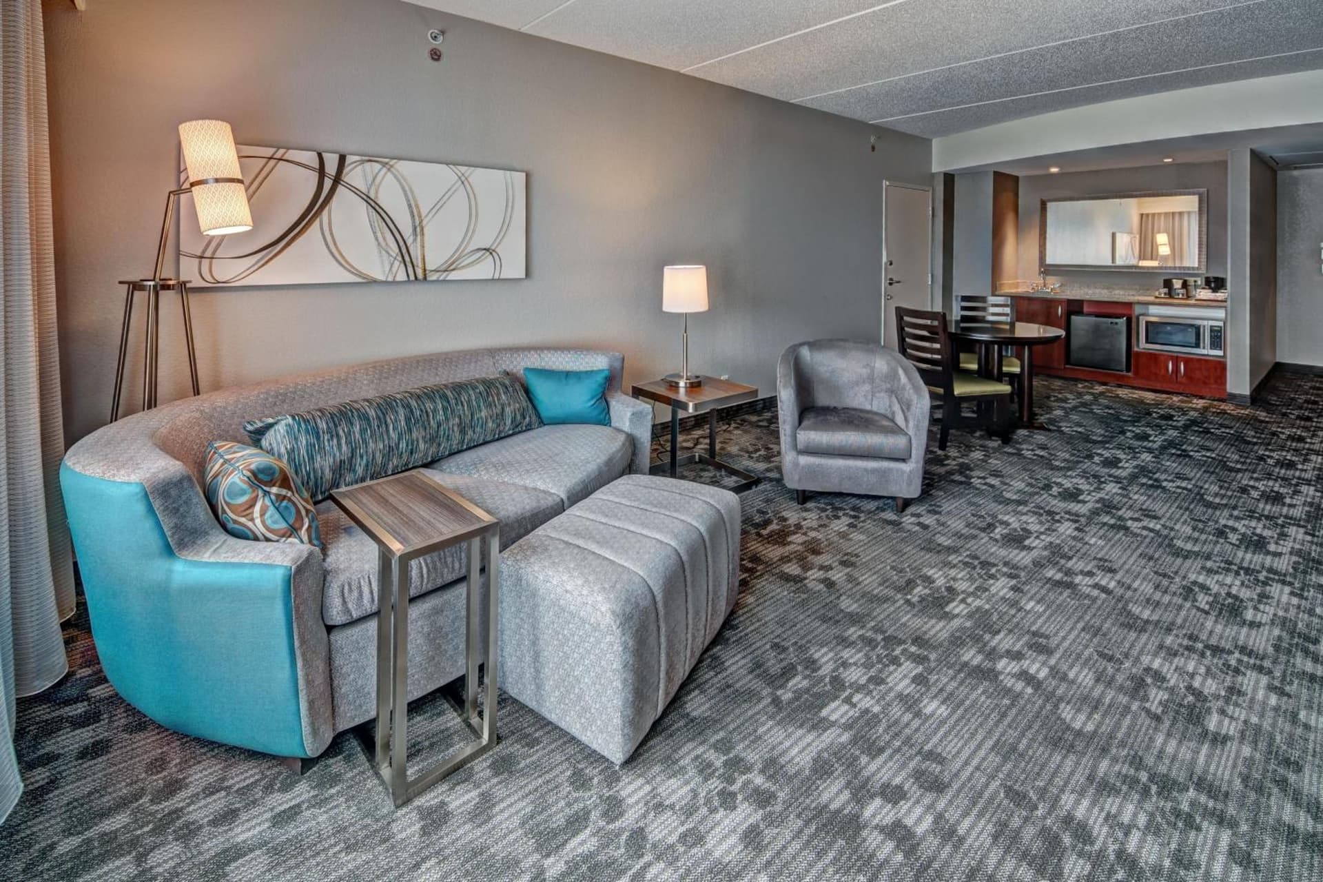 Courtyard Newport News Airport interior in Newport News, VA — gallery photo 2
