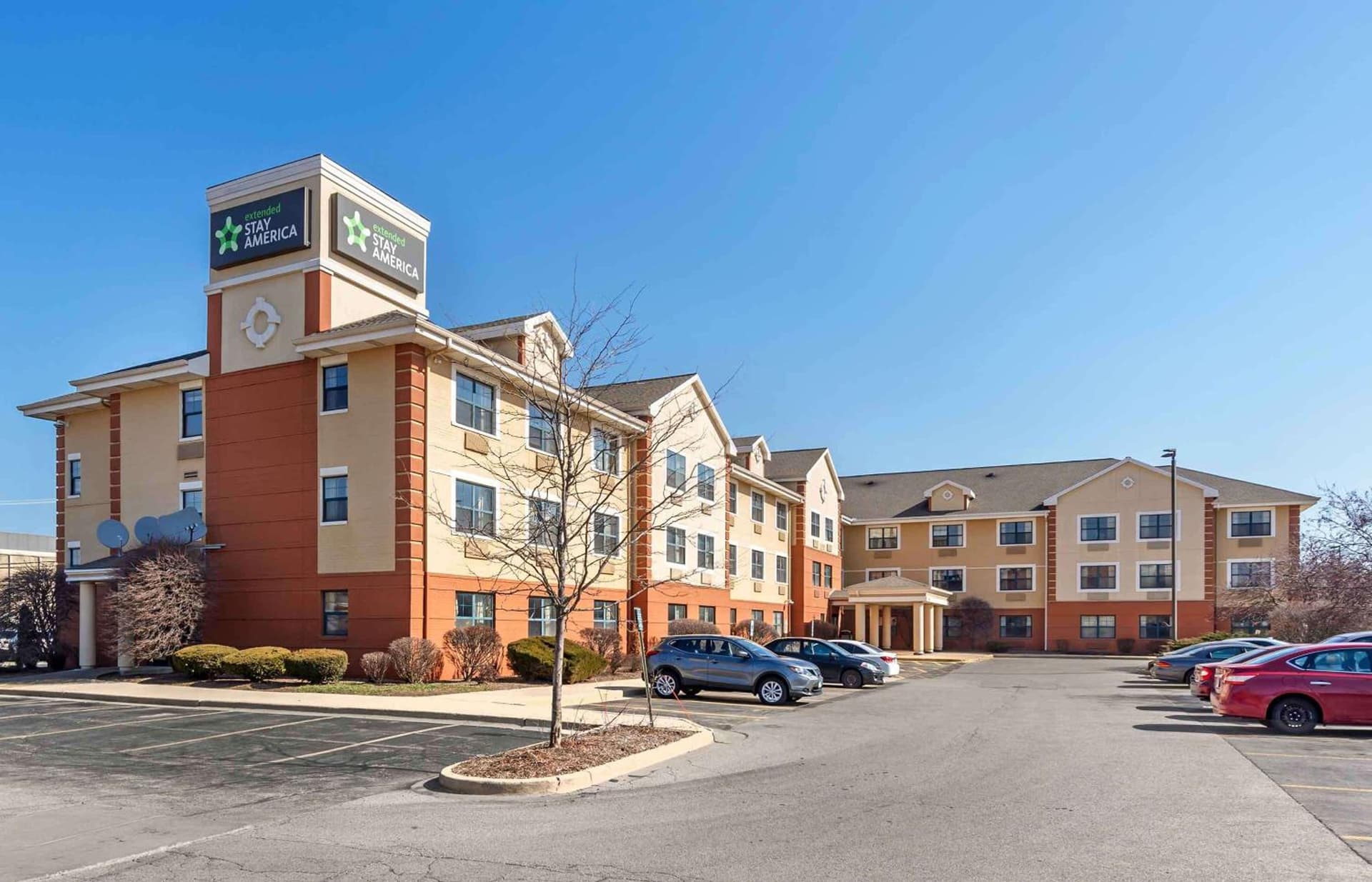 Extended Stay America Suites - Chicago - Woodfield Mall featured exterior or lobby in Schaumburg, IL — similar hotel